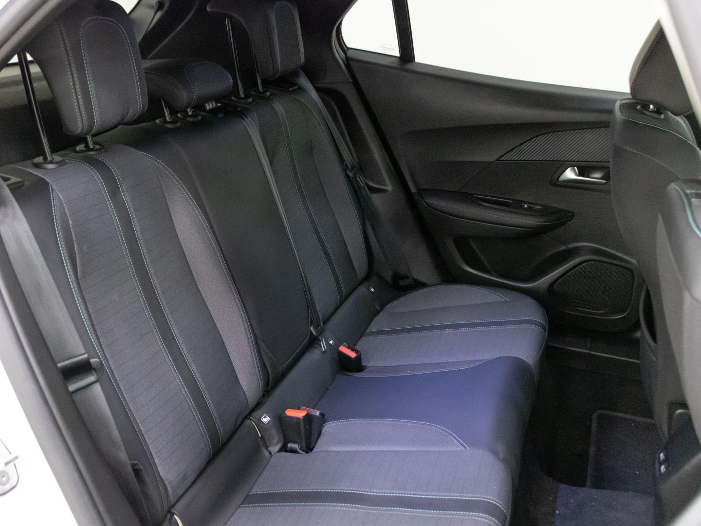 Peugeot 2008 Allure Pack Puretech 100 S&S 6 Vel. MAN