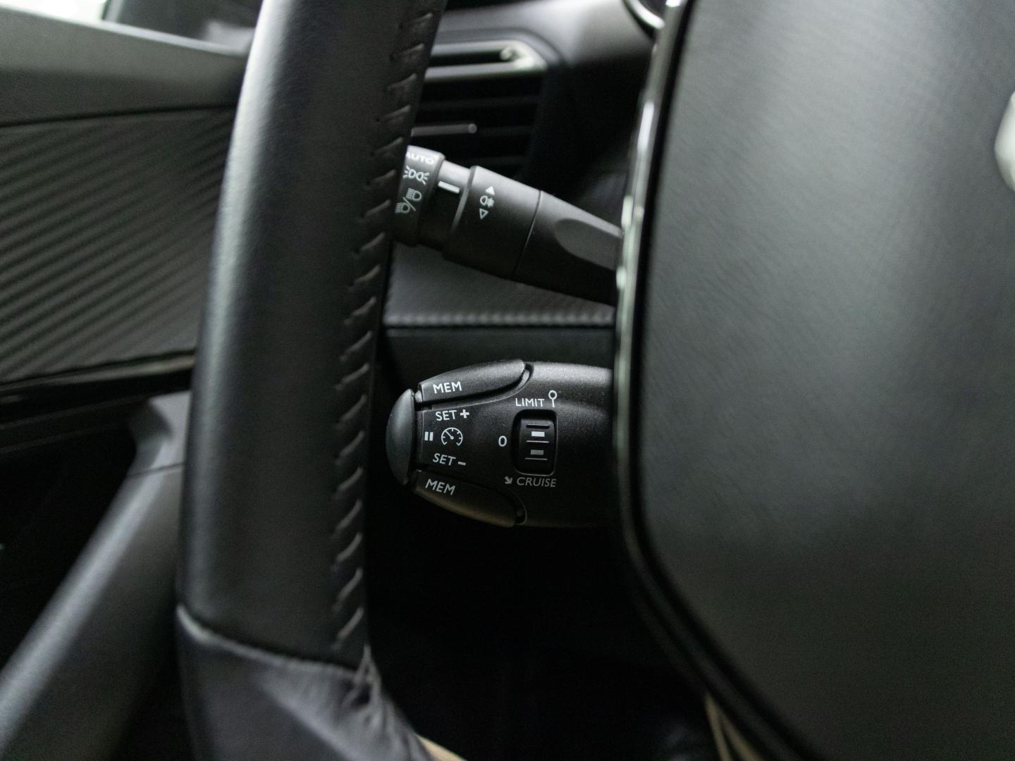 Peugeot 2008 Allure Pack Puretech 100 S&S 6 Vel. MAN