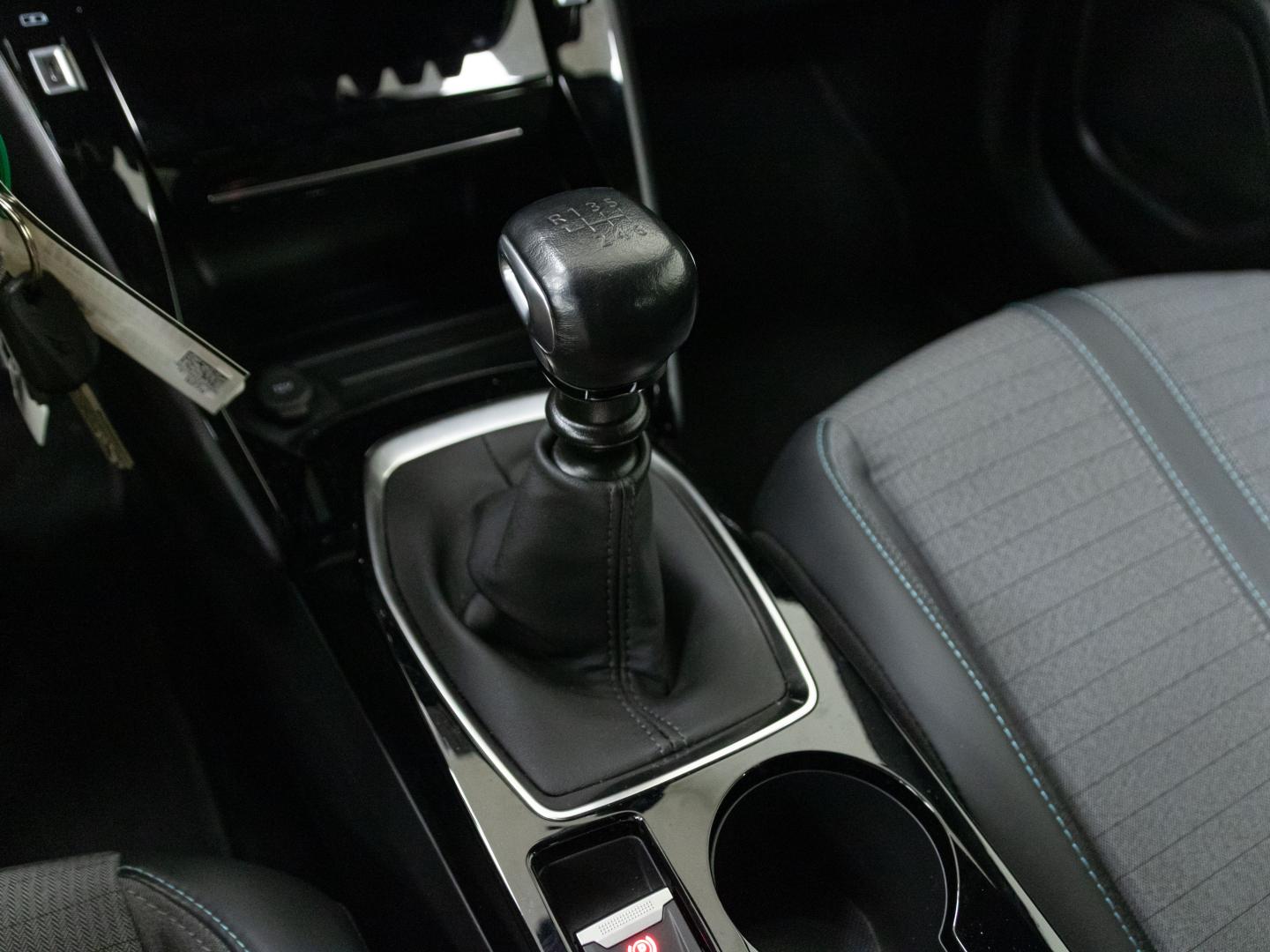 Peugeot 2008 Allure Pack Puretech 100 S&S 6 Vel. MAN