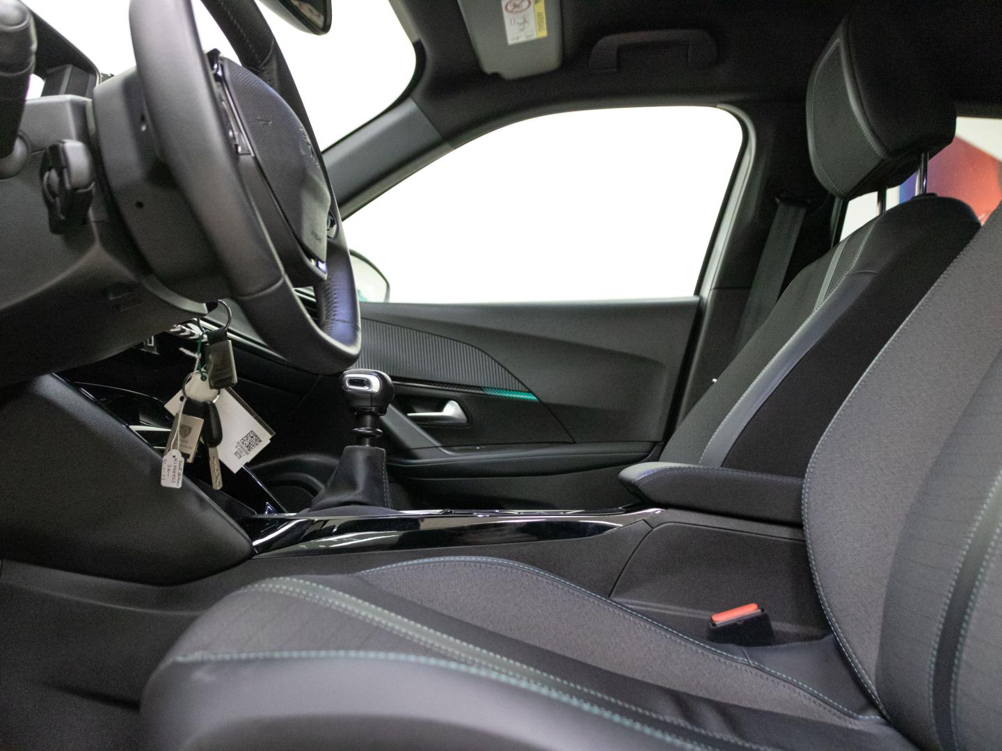 Peugeot 2008 Allure Pack Puretech 100 S&S 6 Vel. MAN