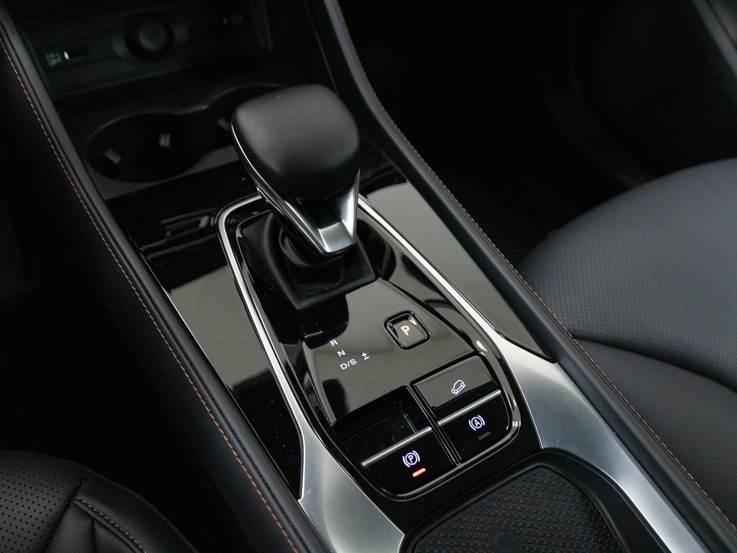 MG HS 1.5T Luxury DCT