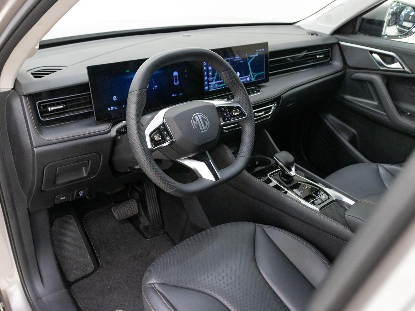 MG HS 1.5T Luxury DCT