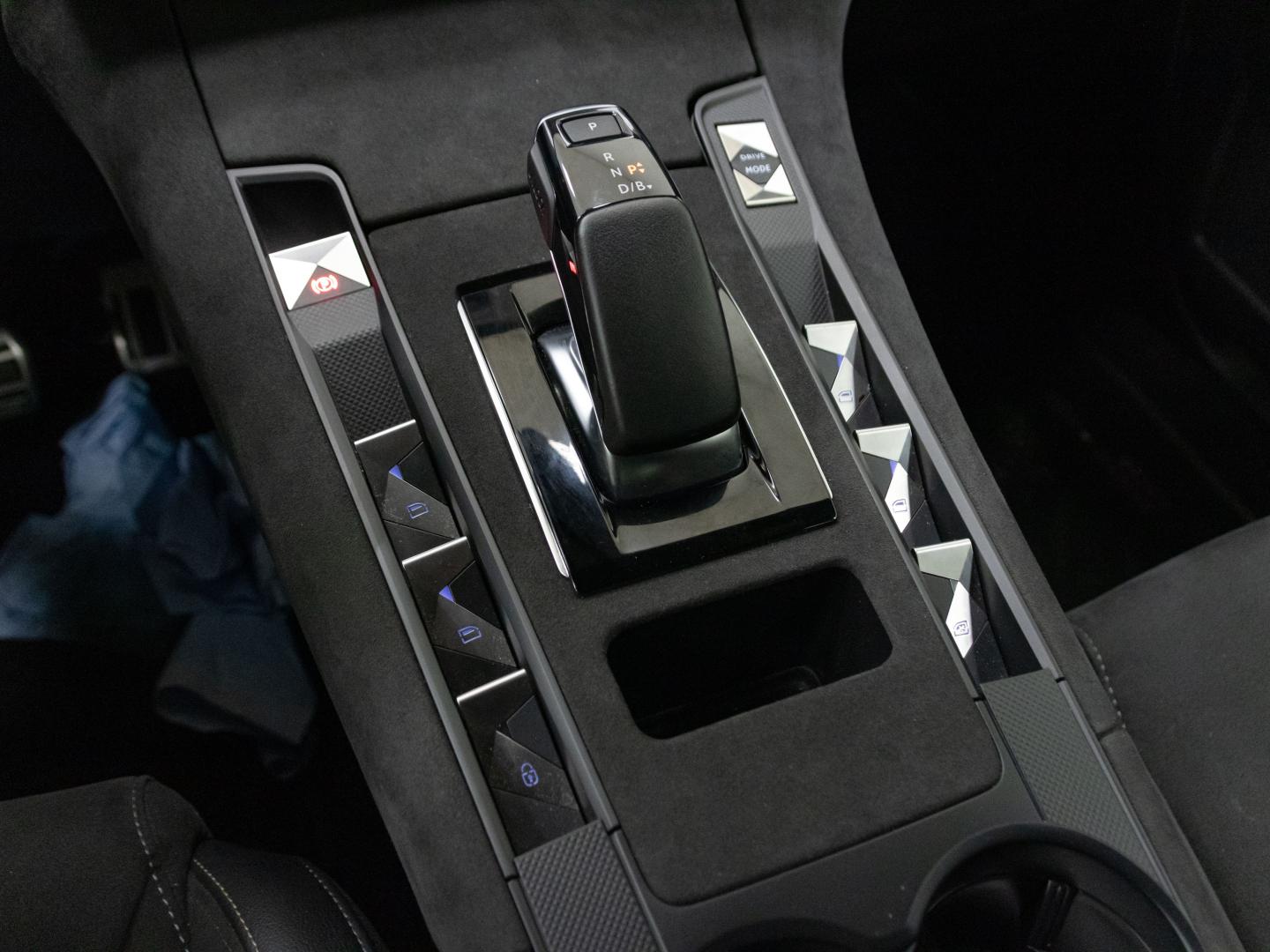 DS DS 7 Crossback E-Tense 1.6 E-Tense 300 PERF. LINE + Auto 4WD