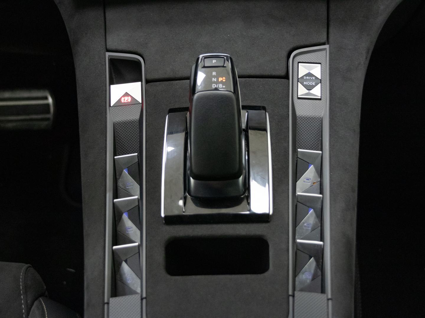 DS DS 7 Crossback E-Tense 1.6 E-Tense 300 PERF. LINE + Auto 4WD