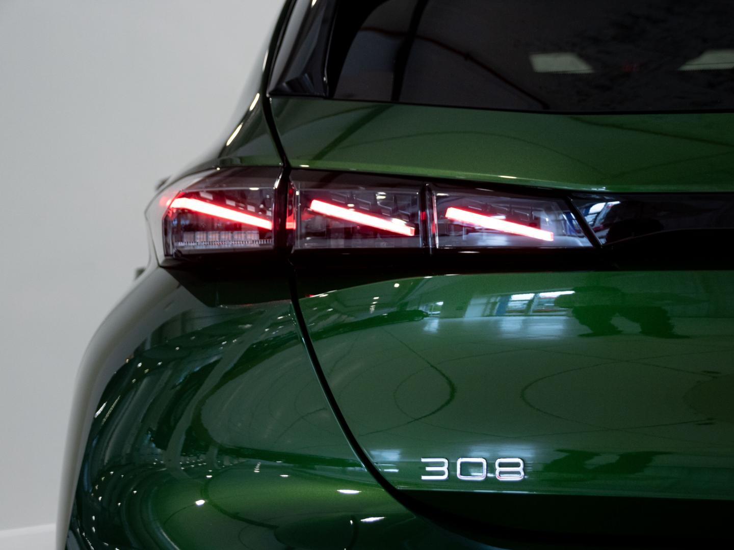 Peugeot 308 5P GT Hybrid 180 eEAT8