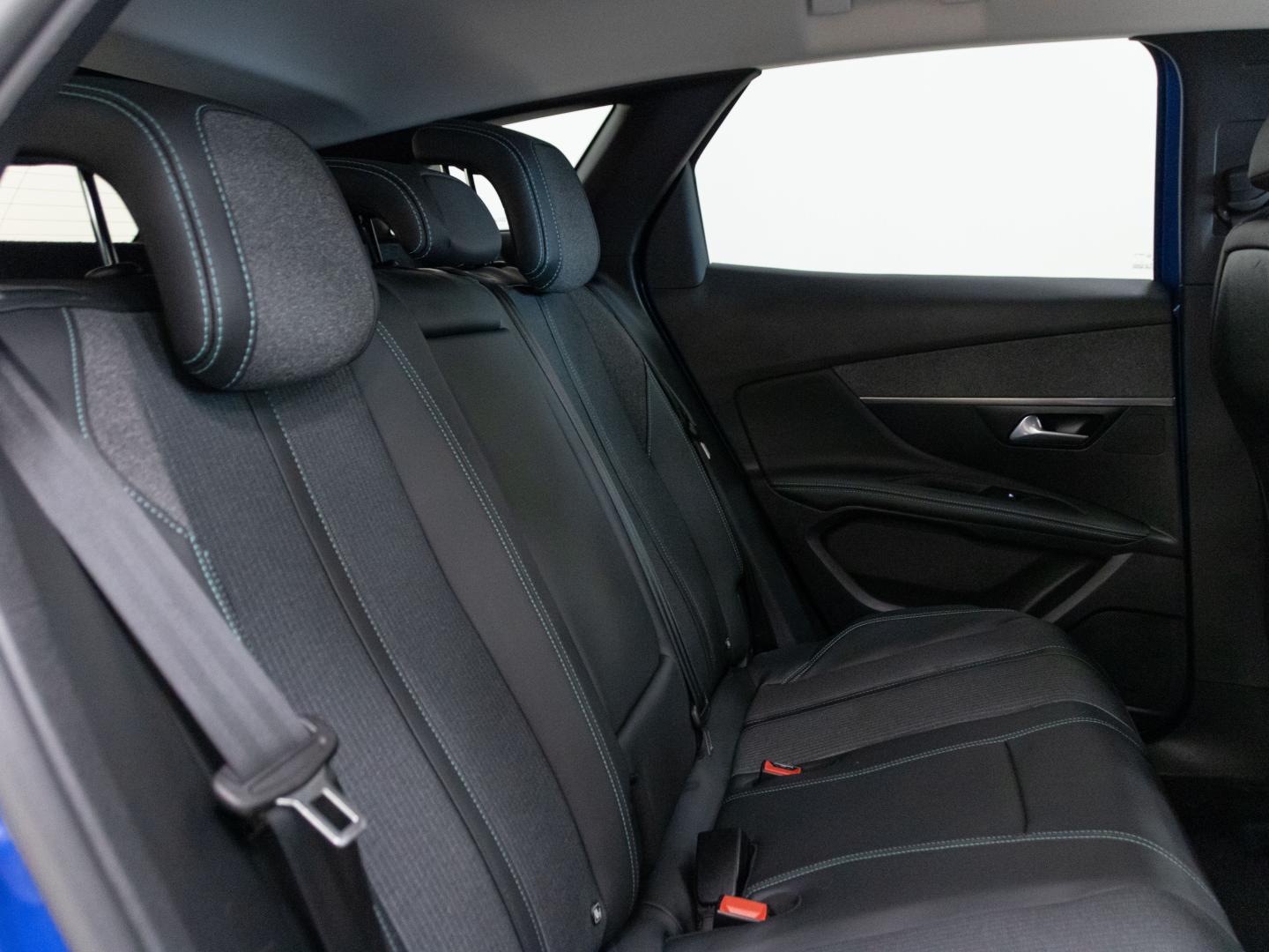 Peugeot 3008 Plug-in Hybrid 225 e-EAT8 Allure Pack