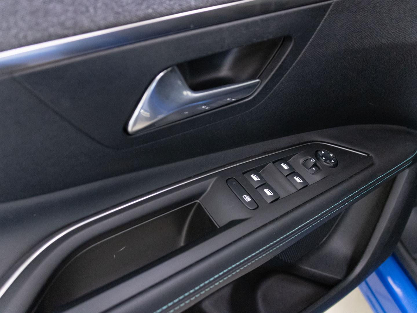 Peugeot 3008 Plug-in Hybrid 225 e-EAT8 Allure Pack