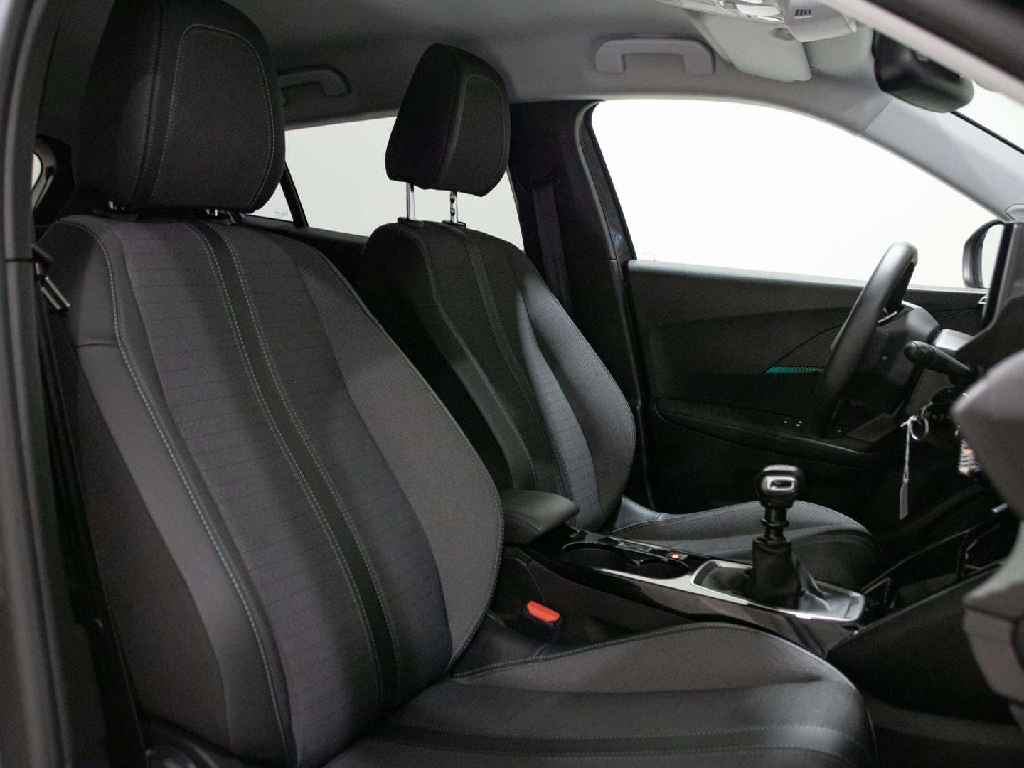 Peugeot 2008 Allure Puretech 100 S&S BVM6