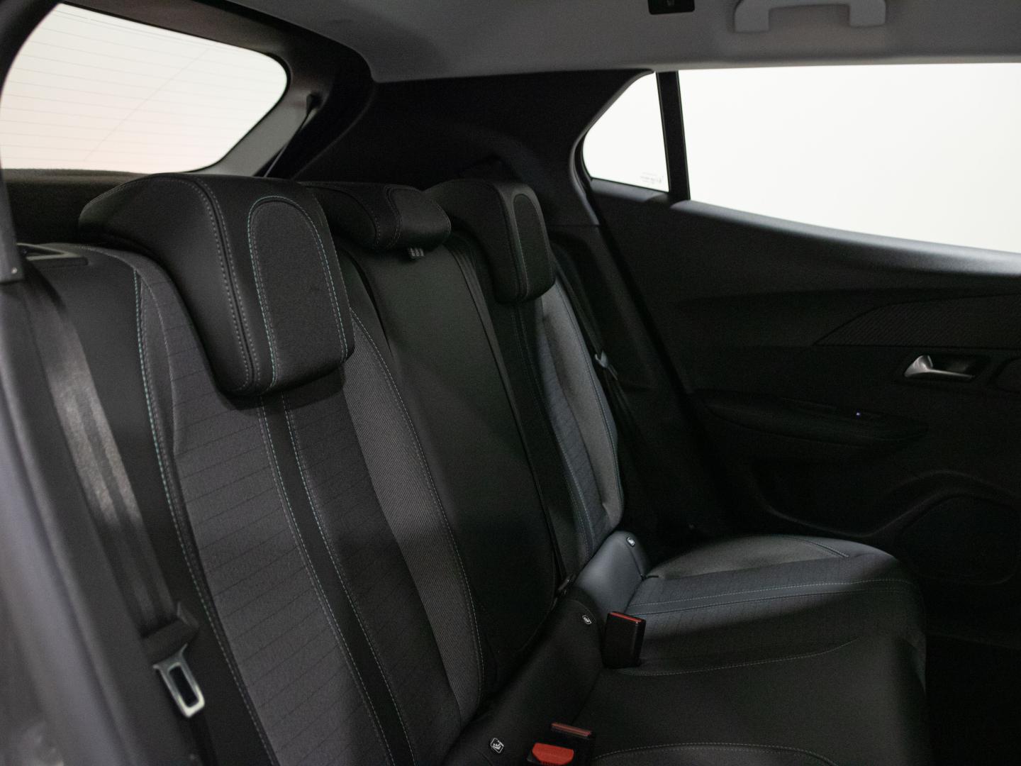 Peugeot 2008 Allure Puretech 100 S&S BVM6