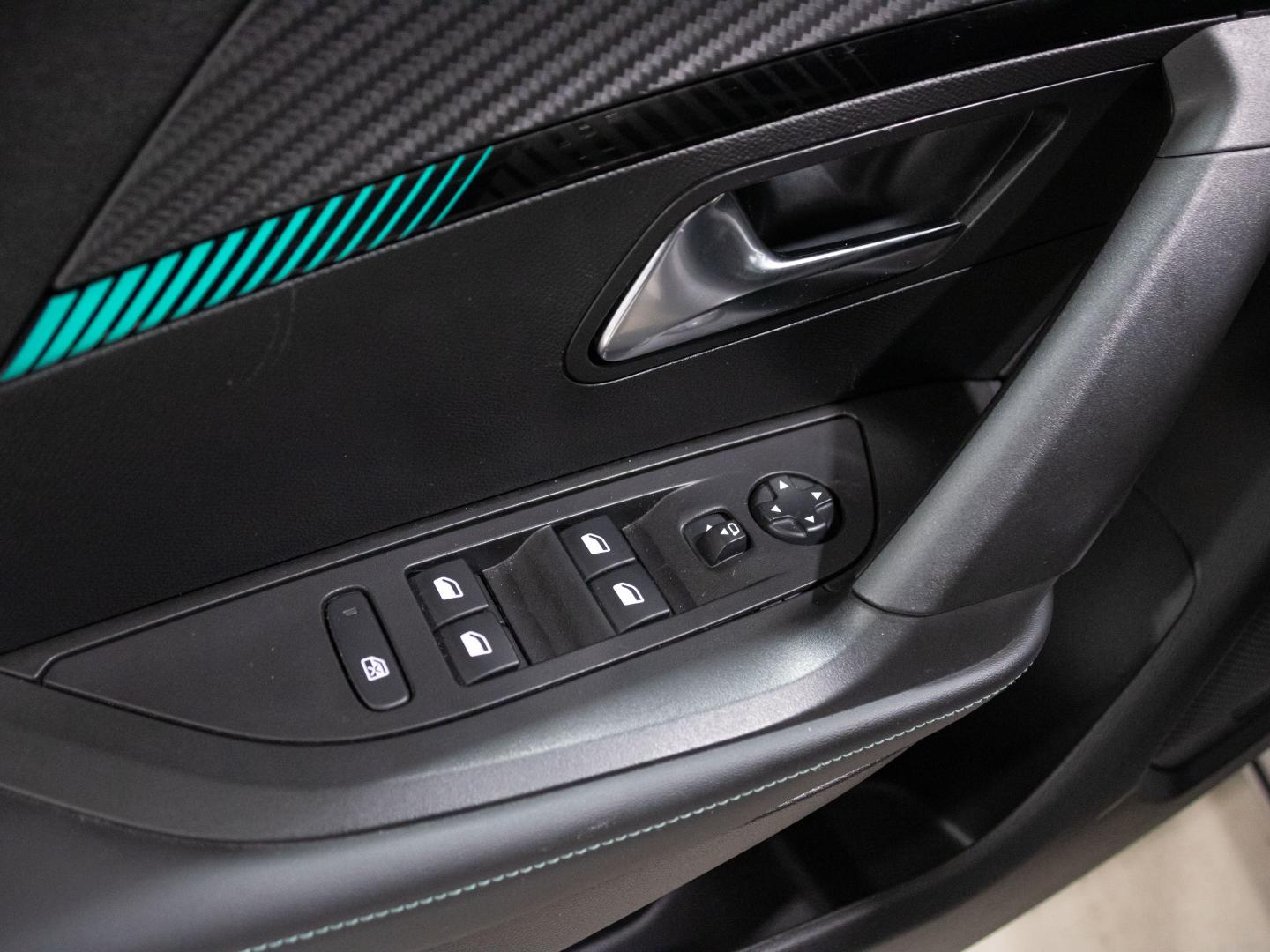 Peugeot 2008 Allure Puretech 100 S&S BVM6