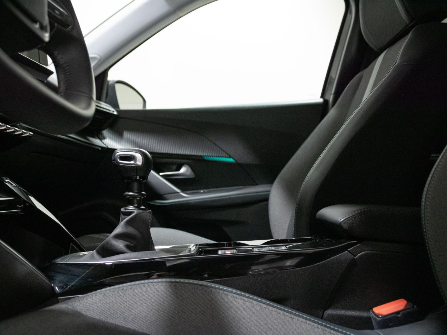 Peugeot 2008 Allure Puretech 100 S&S BVM6