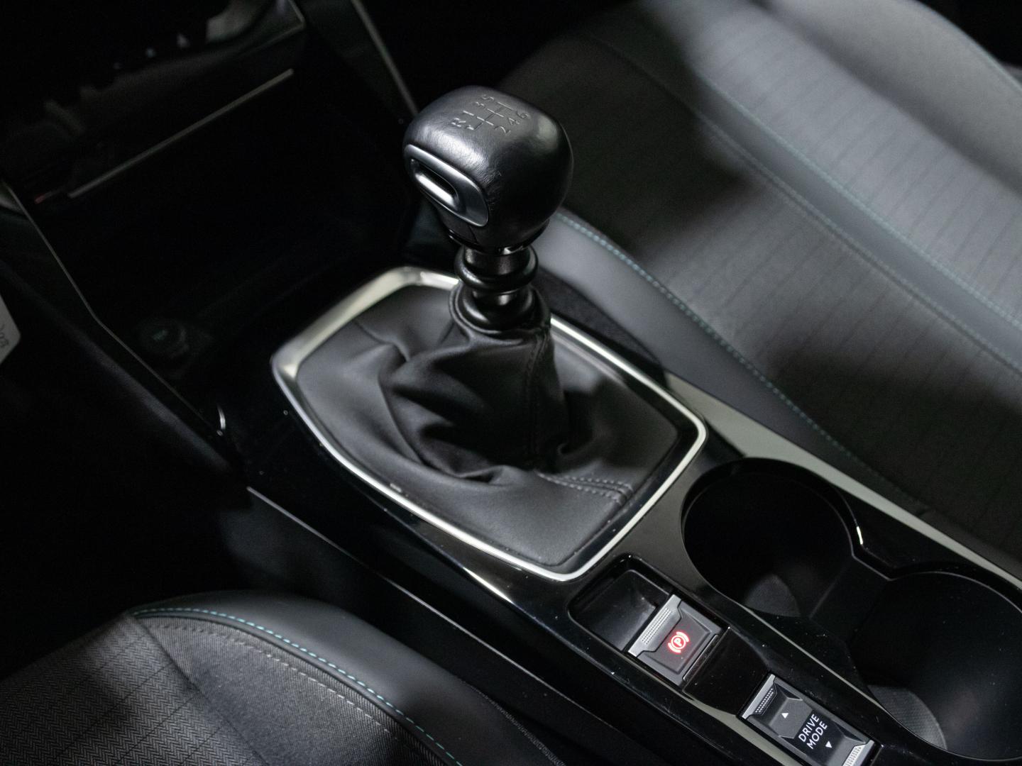 Peugeot 2008 Allure Puretech 100 S&S BVM6