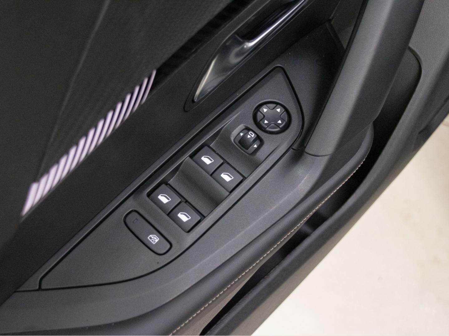 Peugeot 2008 N2008 Allure Hybrid 145 eDCS6