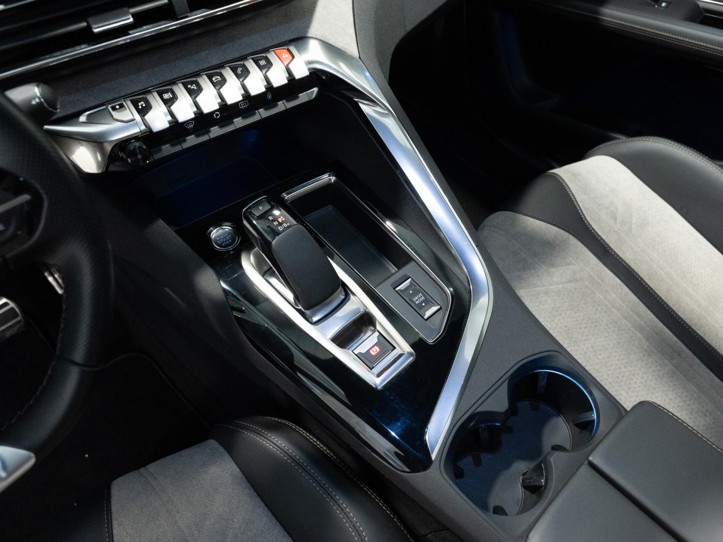 Peugeot 3008 Plug-in Hybrid 225 e-EAT8 GT