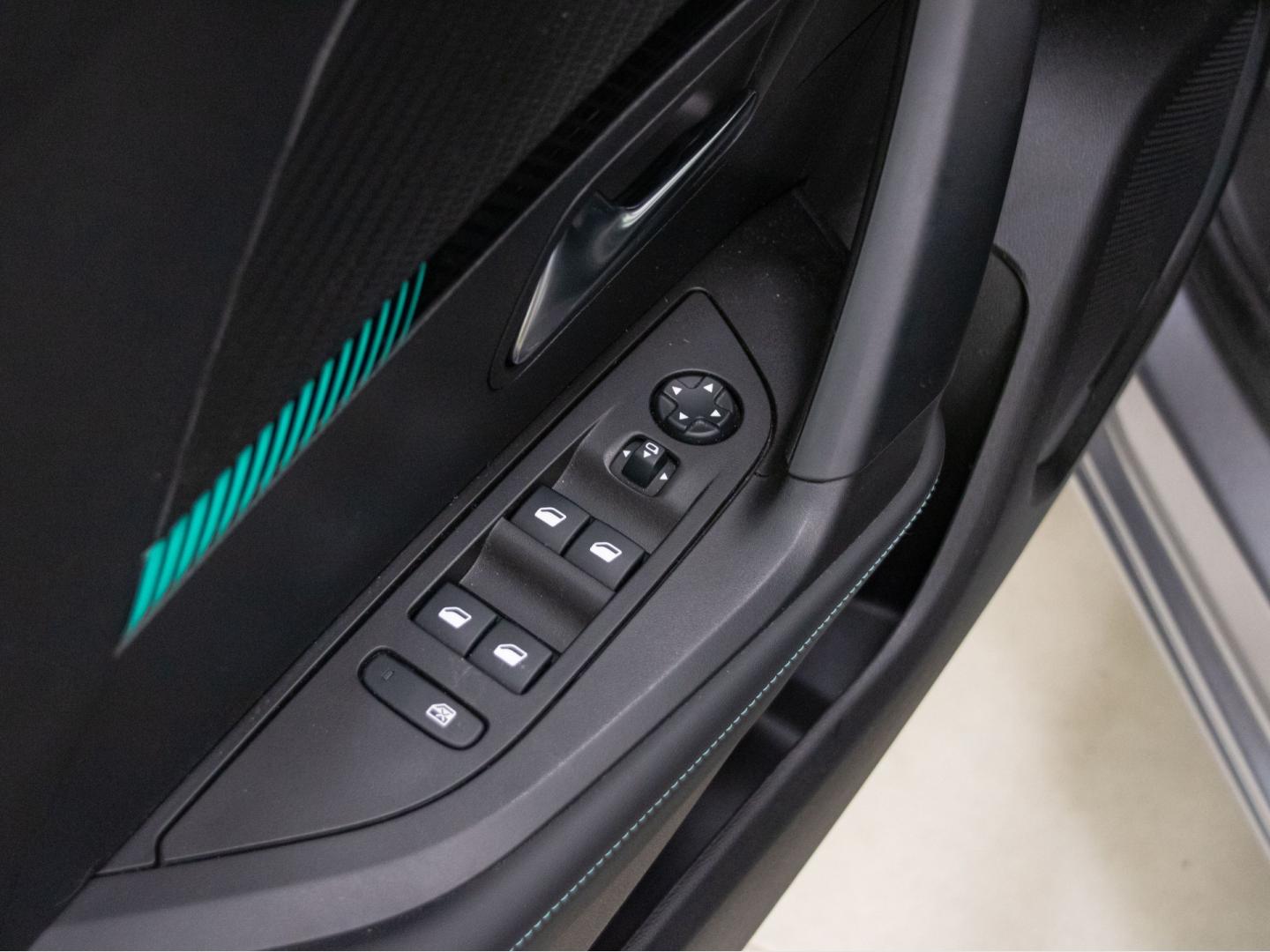 Peugeot 2008 Allure Pack Puretech 100 S&S BVM6