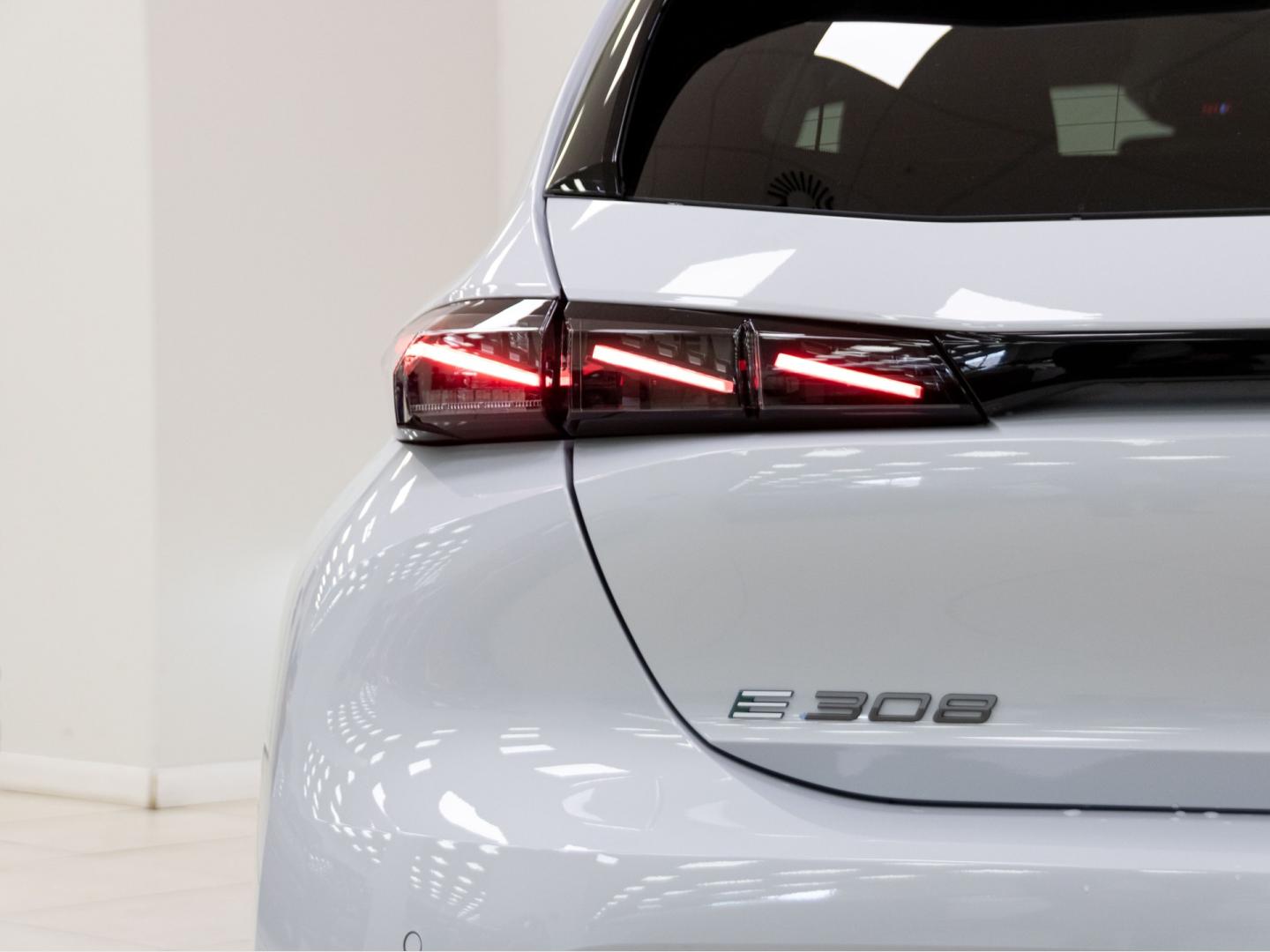 Peugeot E-308 5P Allure Eléctrico 115kW (156CV) 54kWh