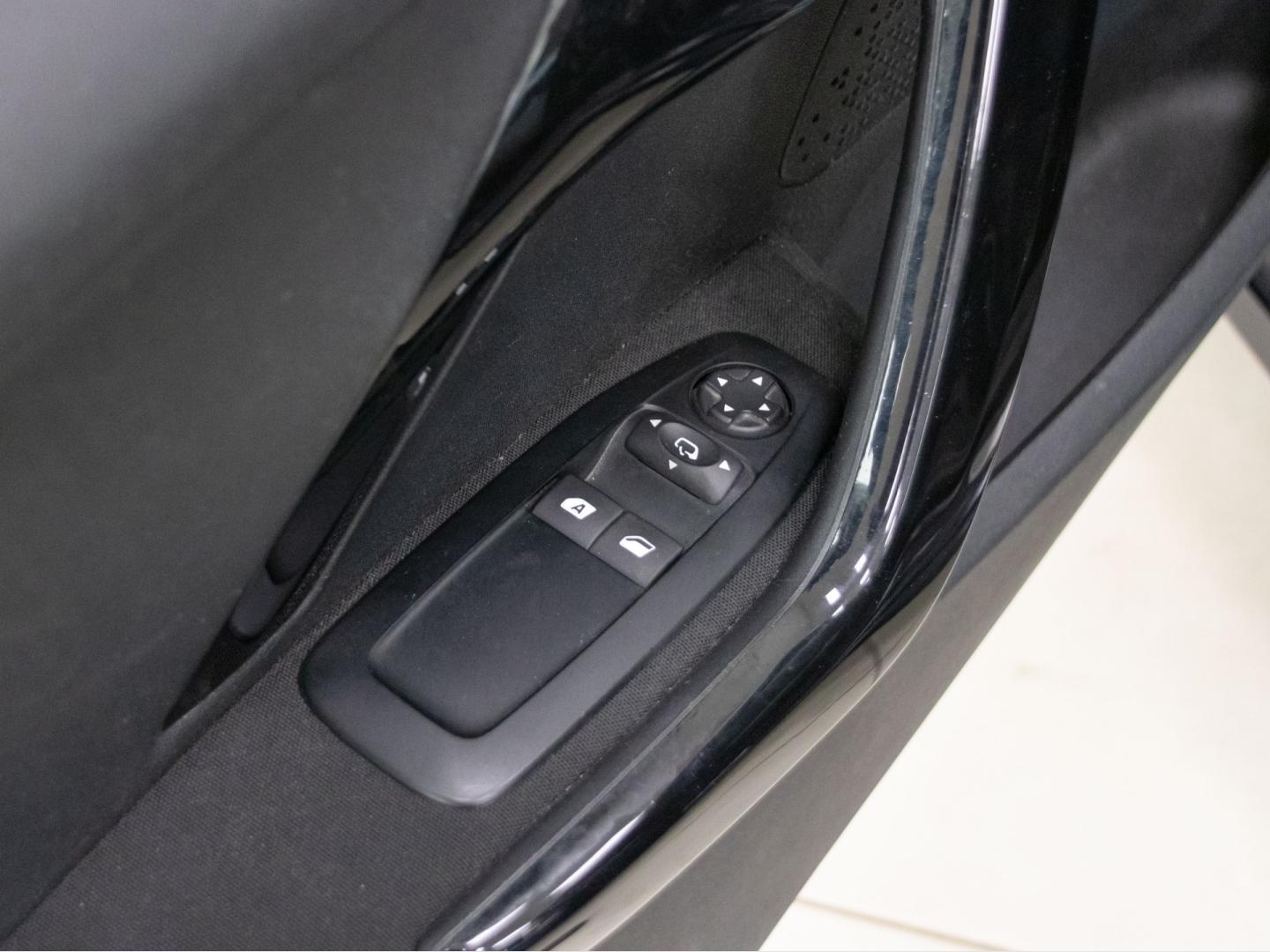 Peugeot 208 5P Signature BlueHDi 73KW (100CV)