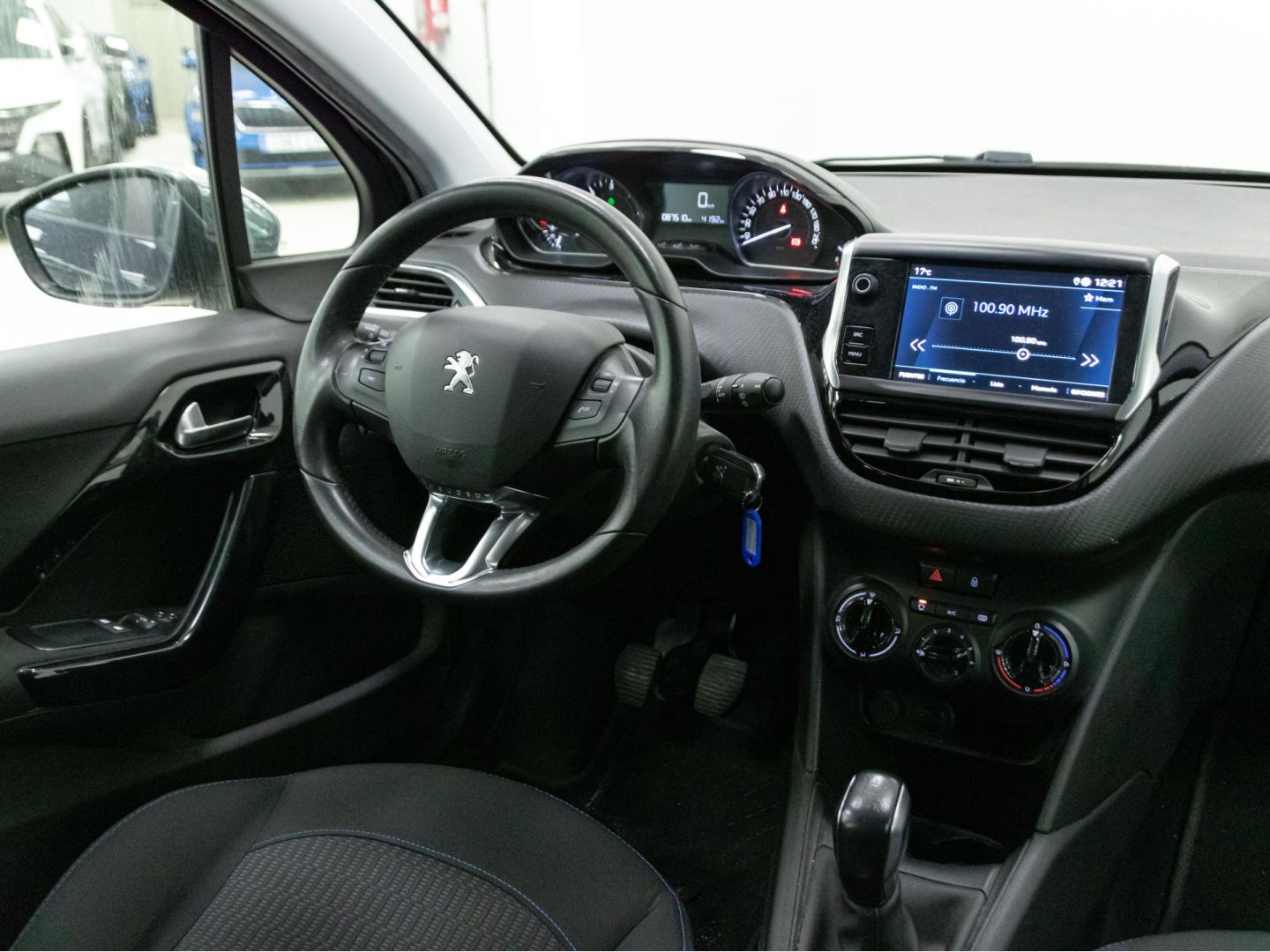 Peugeot 208 5P Signature BlueHDi 73KW (100CV)