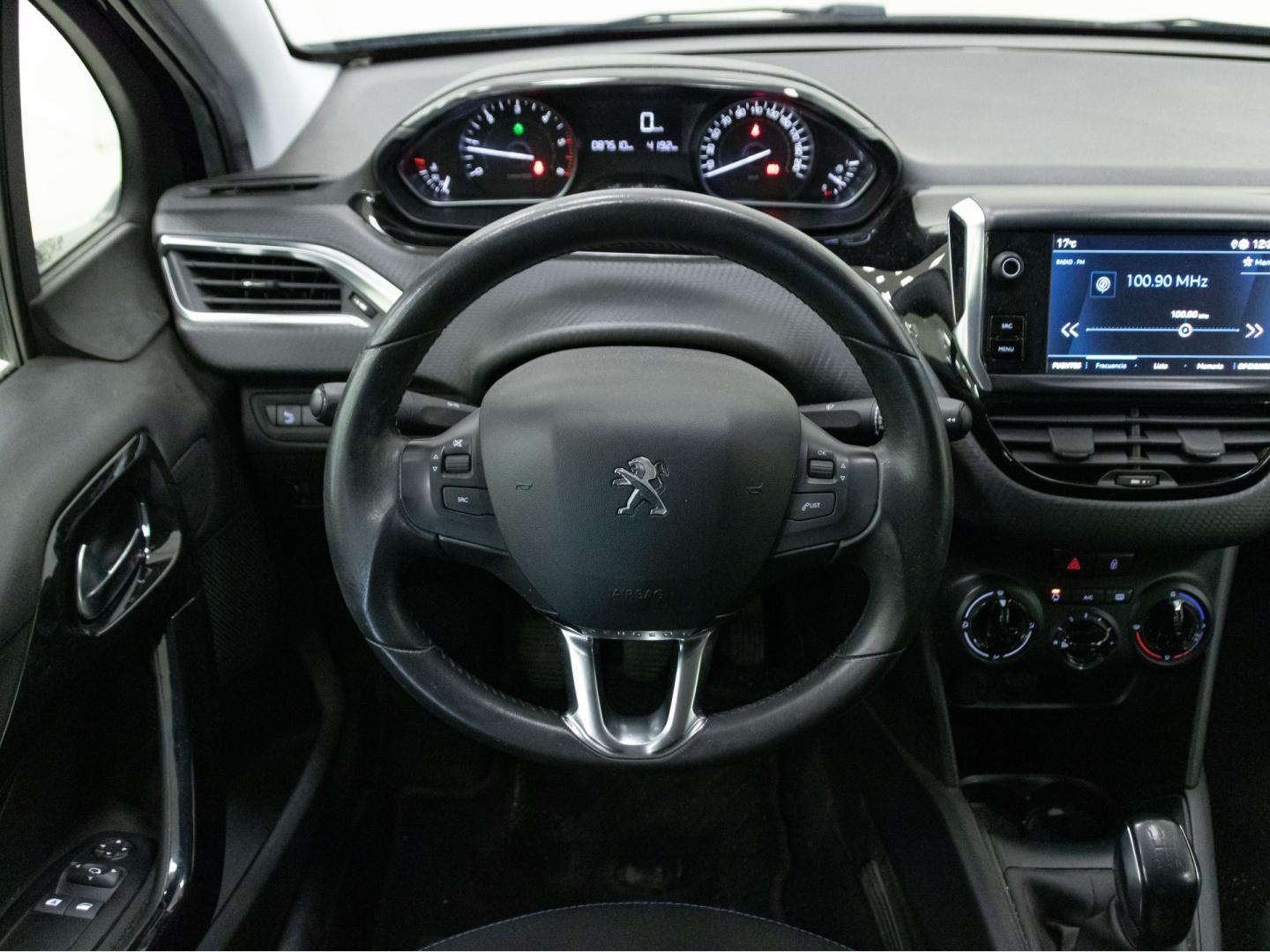 Peugeot 208 5P Signature BlueHDi 73KW (100CV)