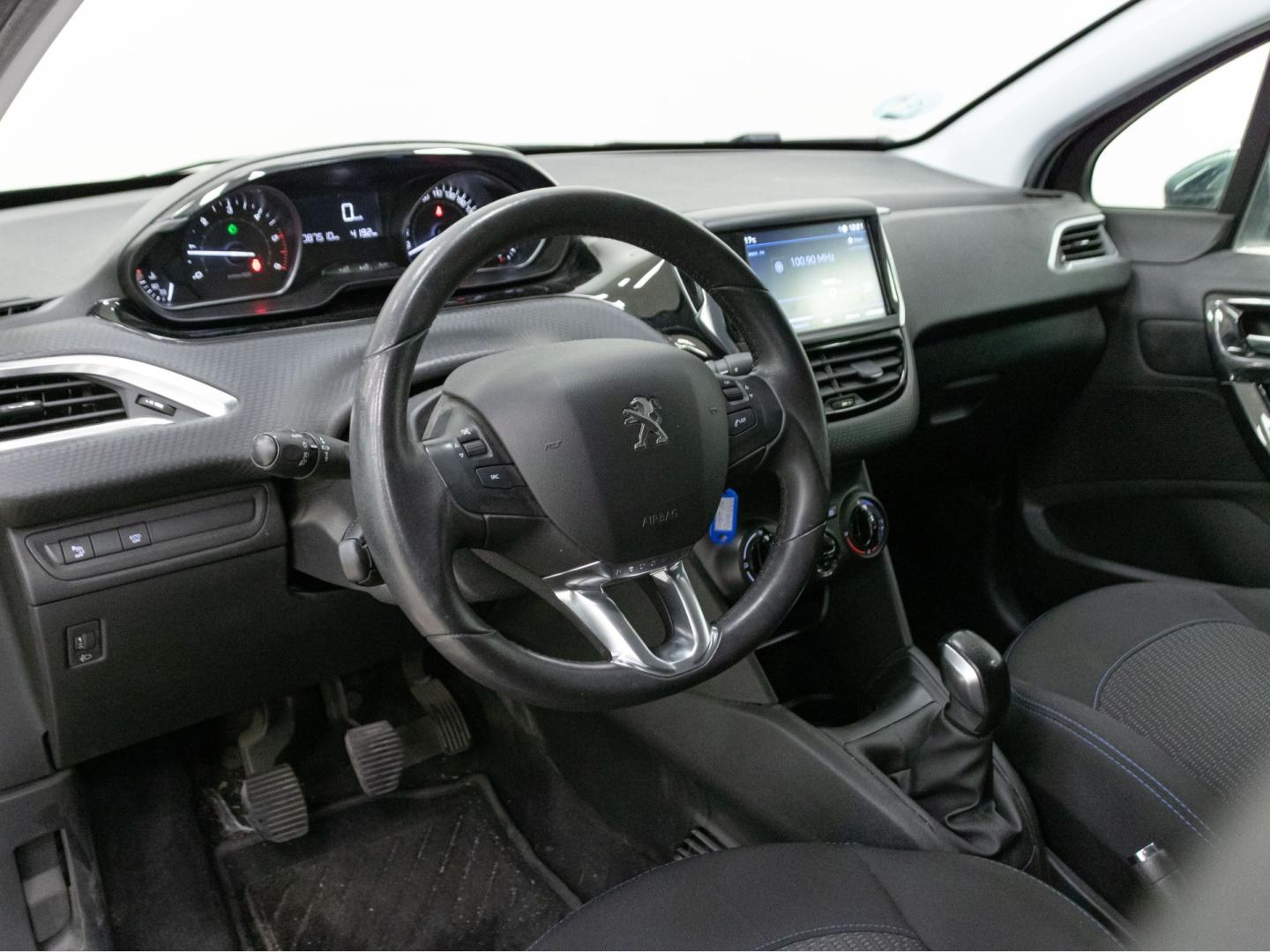 Peugeot 208 5P Signature BlueHDi 73KW (100CV)