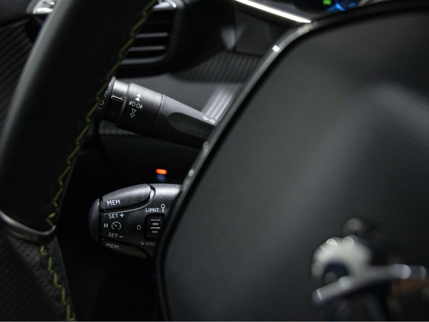 Peugeot 2008 GT Puretech 130 S&S 6 Vel. MAN