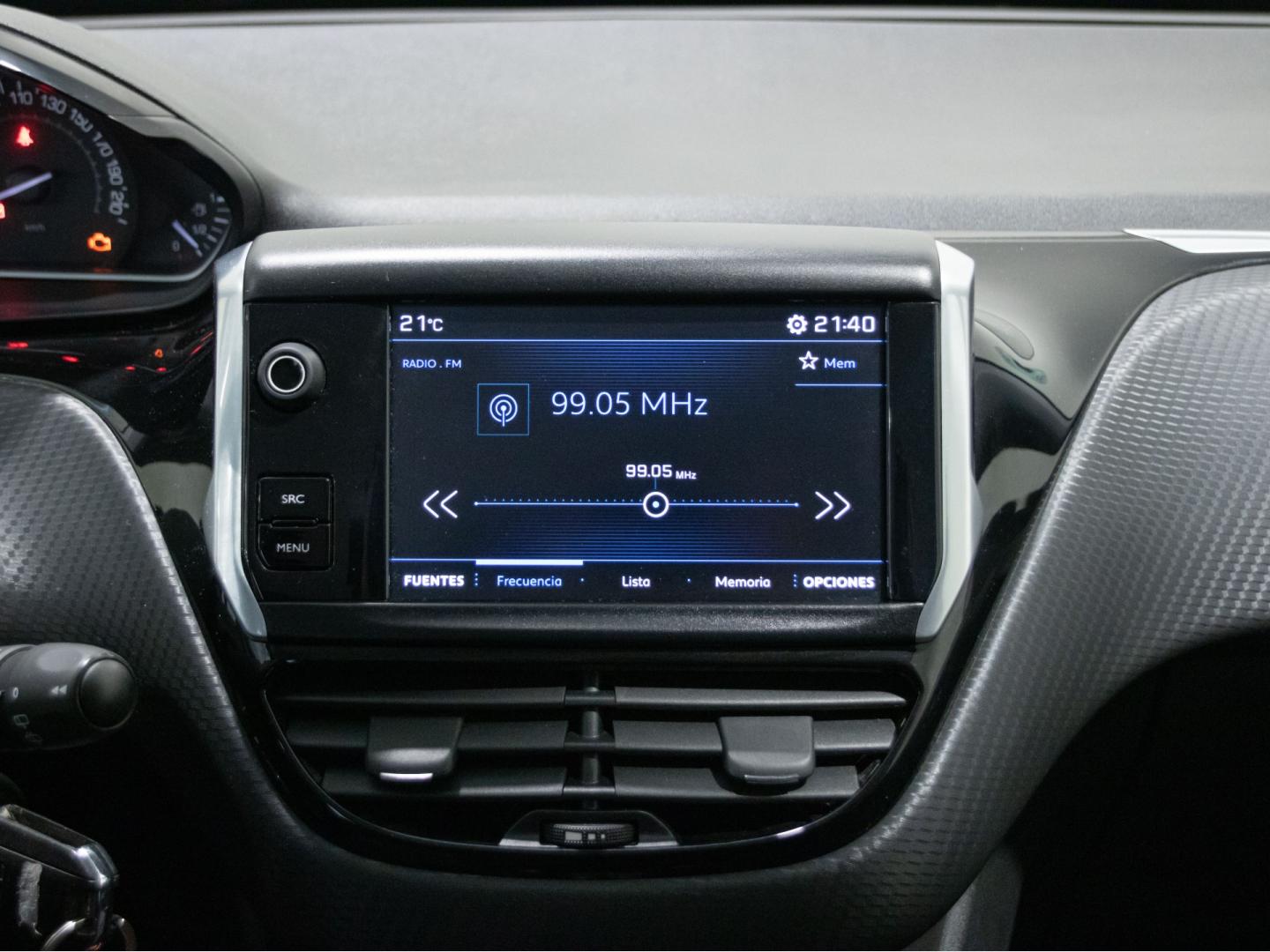 Peugeot 208 5P Signature BlueHDi 73KW (100CV)