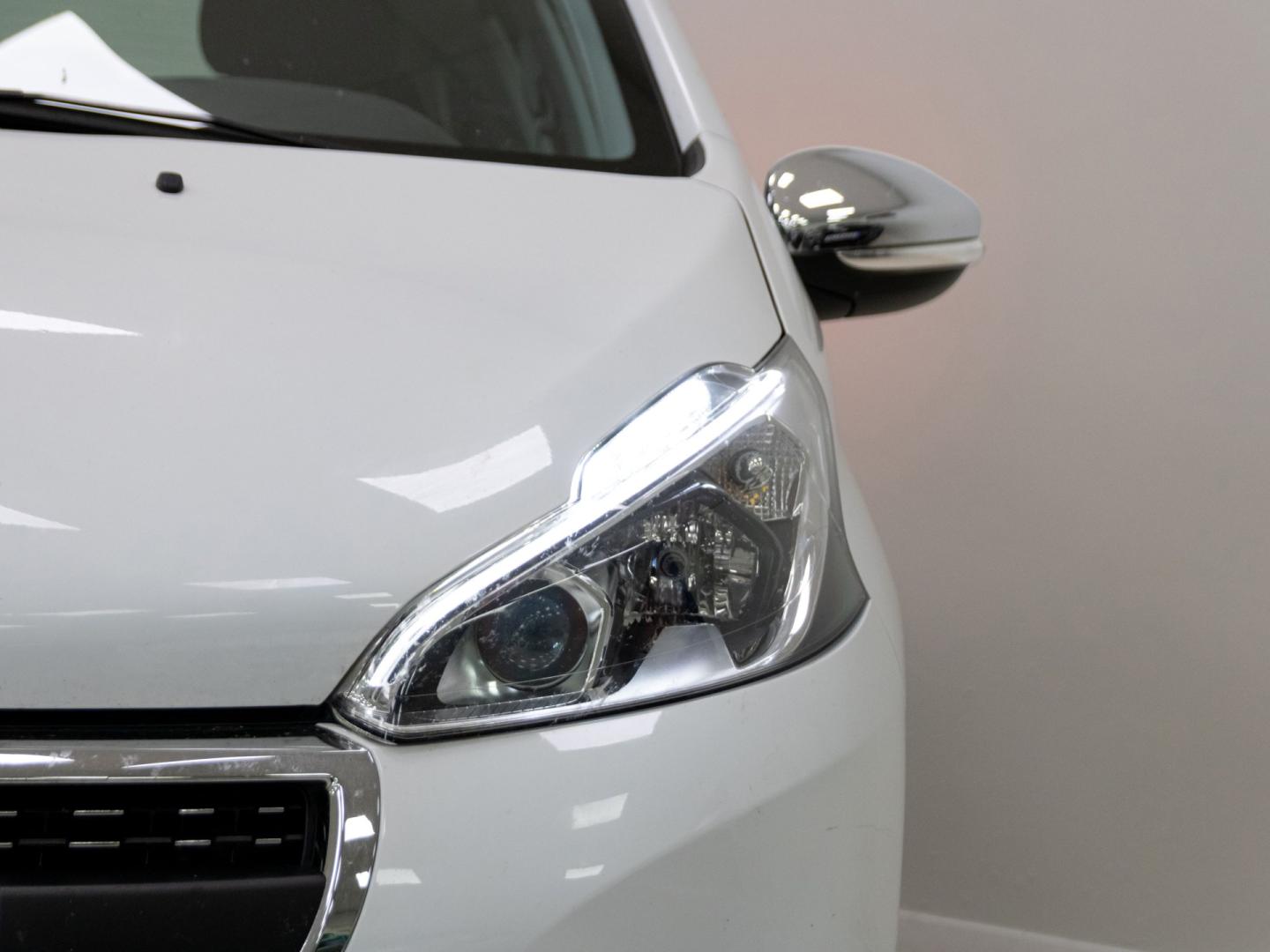 Peugeot 208 5P Signature BlueHDi 73KW (100CV)