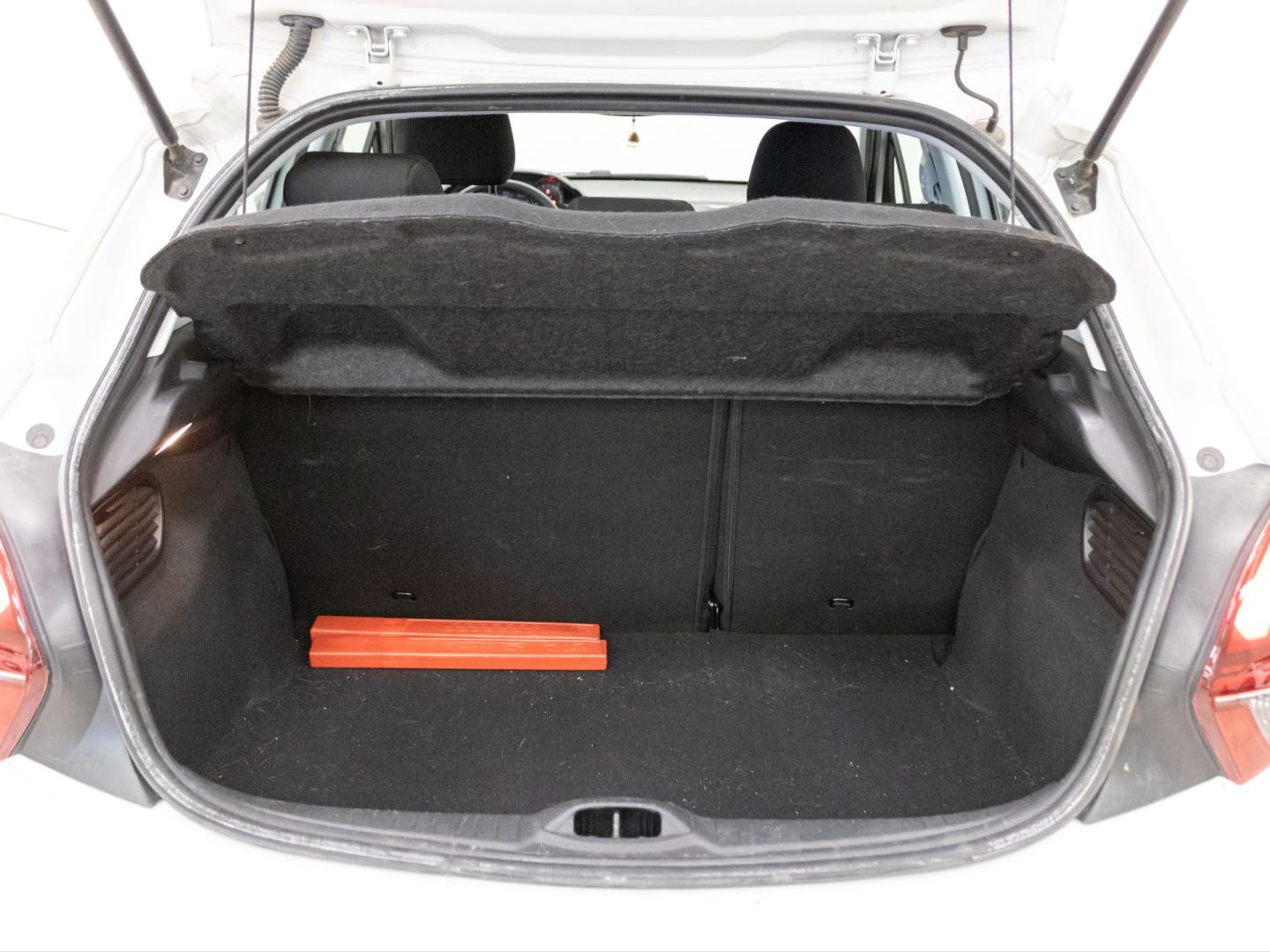 Peugeot 208 5P Signature BlueHDi 73KW (100CV)