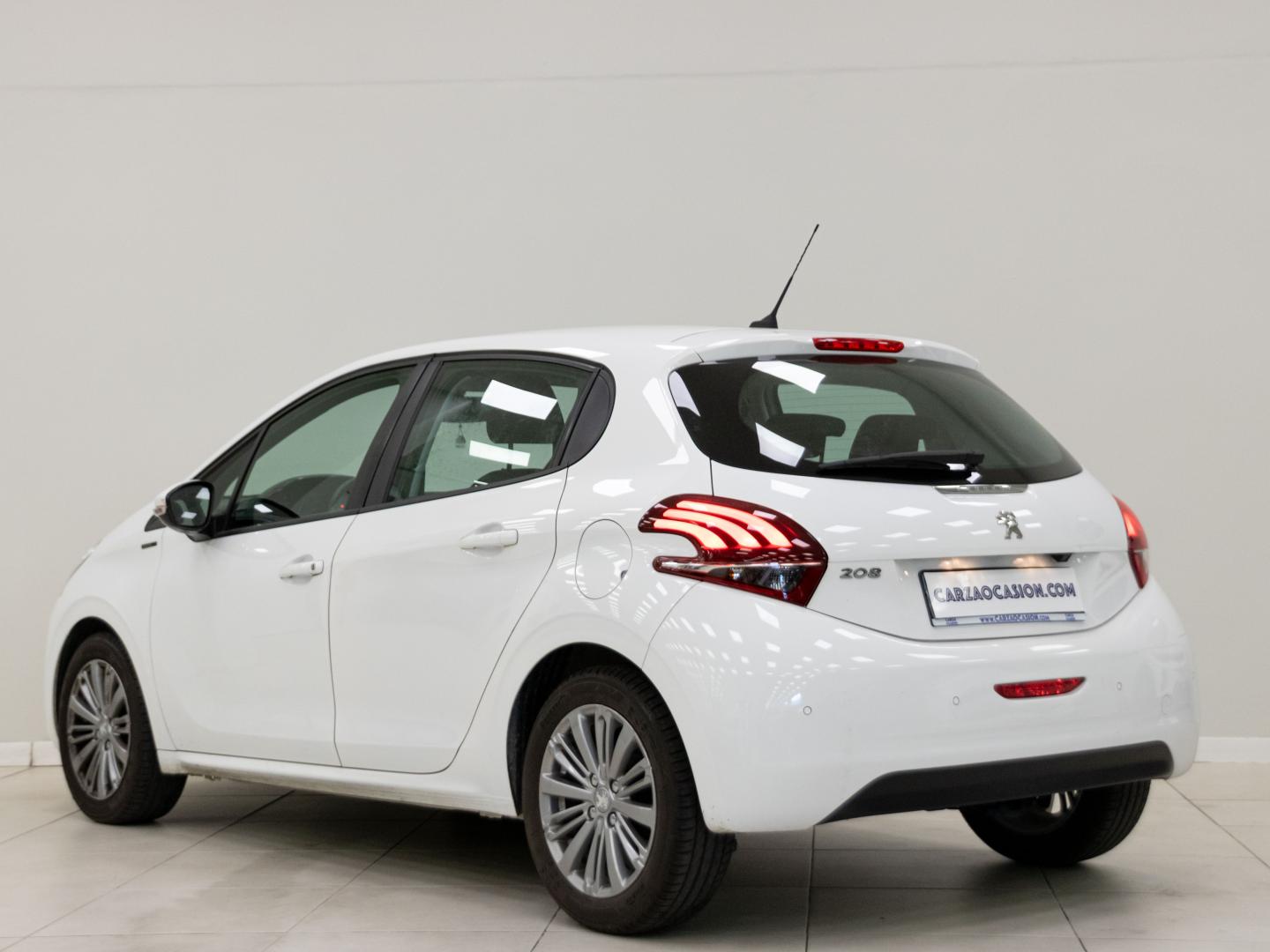 Peugeot 208 5P Signature BlueHDi 73KW (100CV)