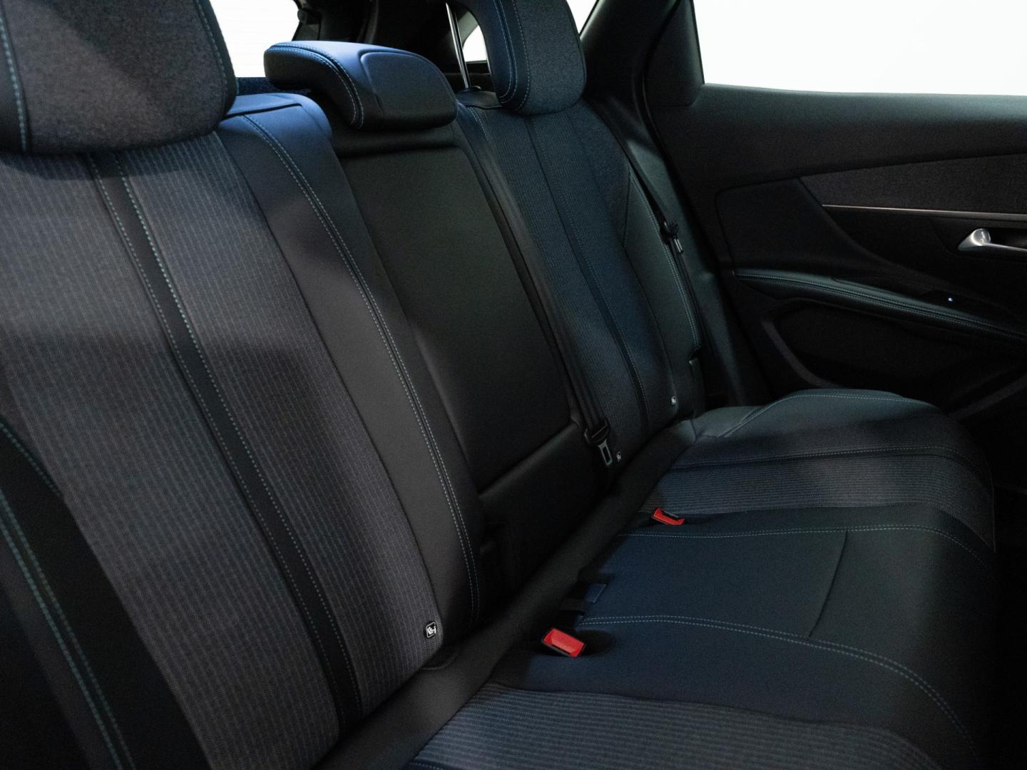 Peugeot 3008 Plug-in Hybrid 225 e-EAT8 Allure