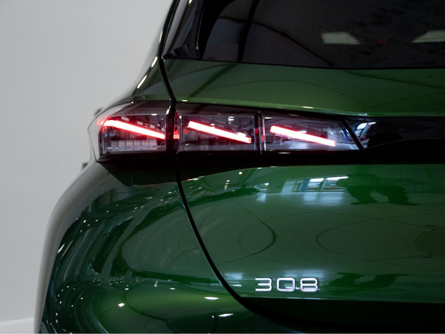 Peugeot 308 5P GT Puretech 130 S&S EAT8