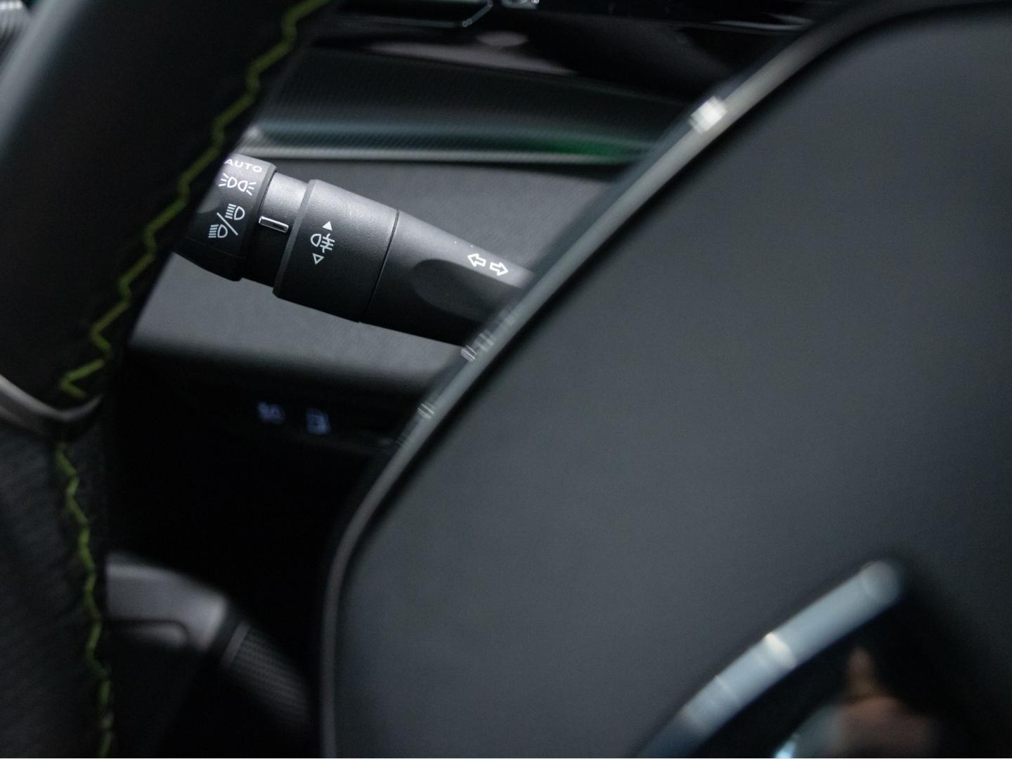 Peugeot 308 5P GT Puretech 130 S&S EAT8