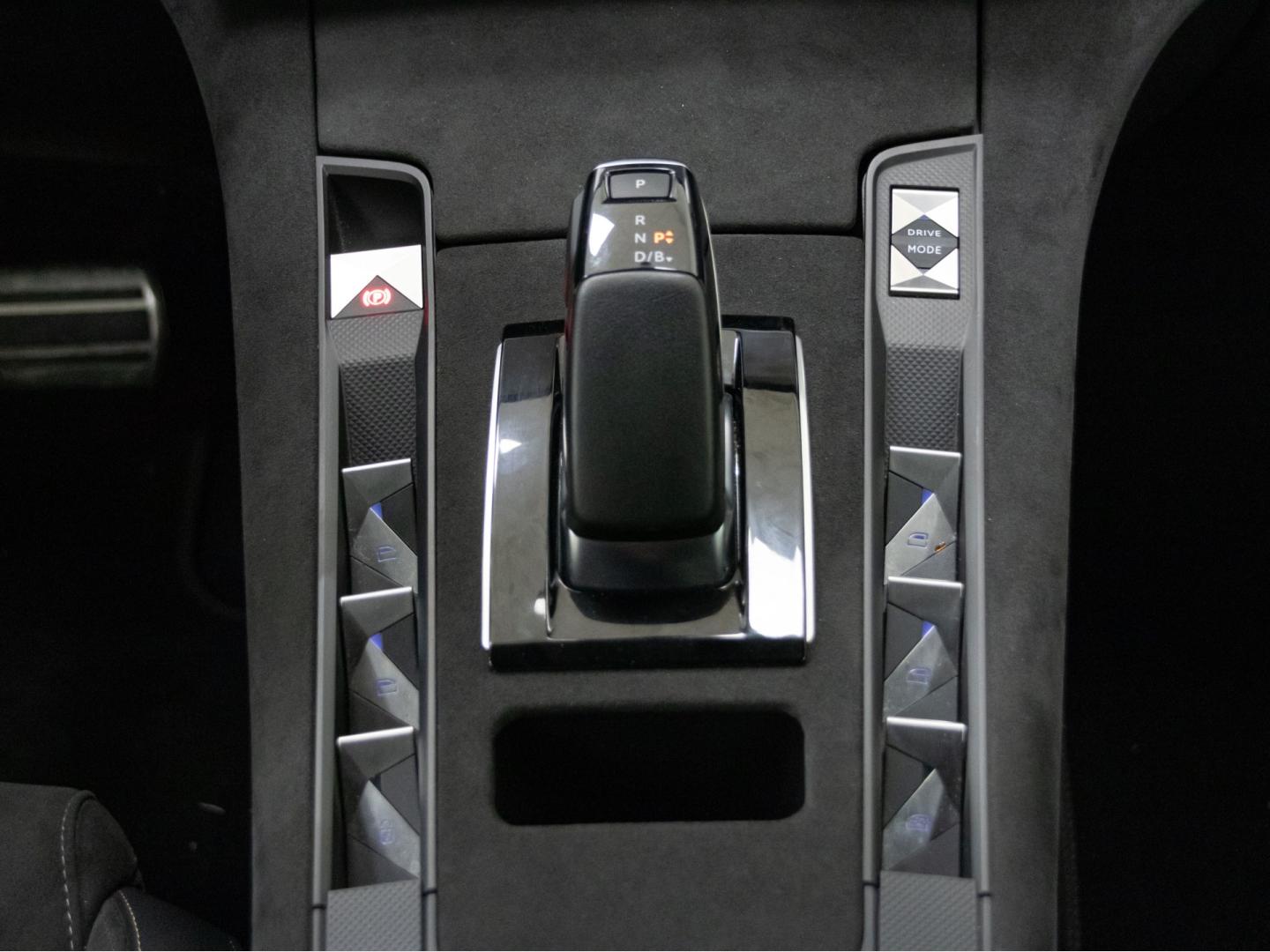 DS DS 7 Crossback E-Tense 1.6 E-Tense 225 PERFORMANCE LINE Auto