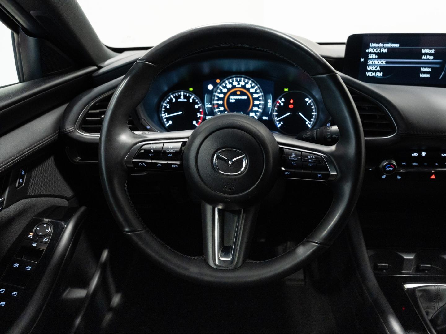Mazda 3 2.5L E-SKY G MHEV 103kW Centre-line