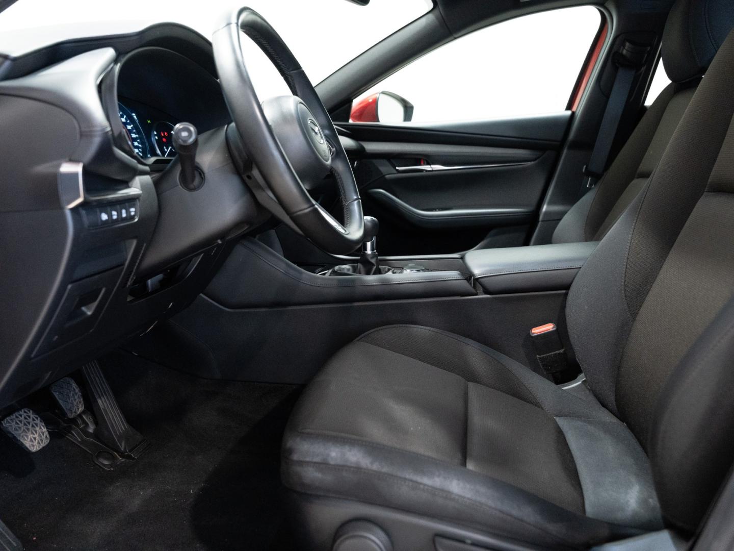 Mazda 3 2.5L E-SKY G MHEV 103kW Centre-line
