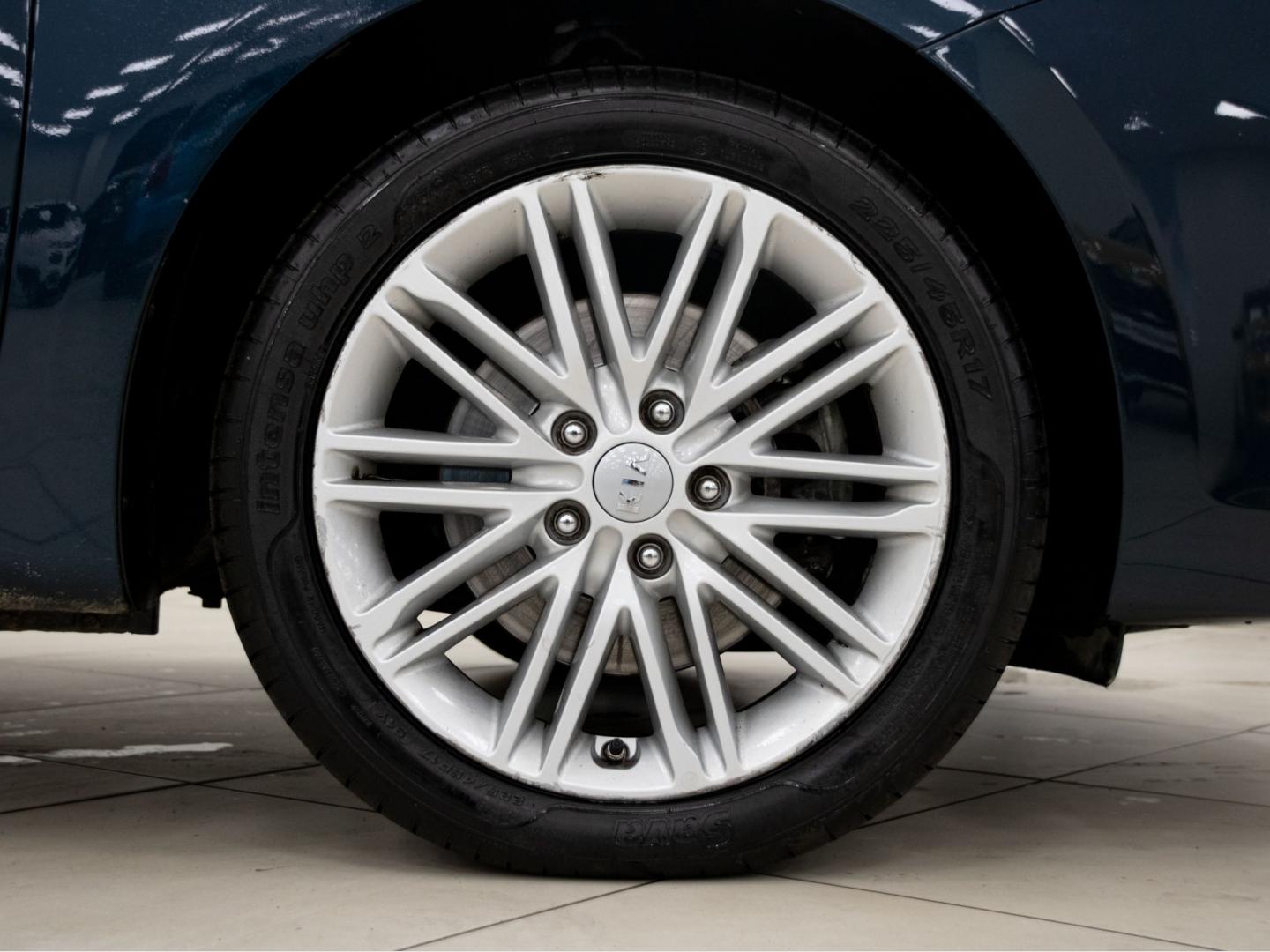 Kia Carens 1.6 GDi 99kW (135CV) Drive