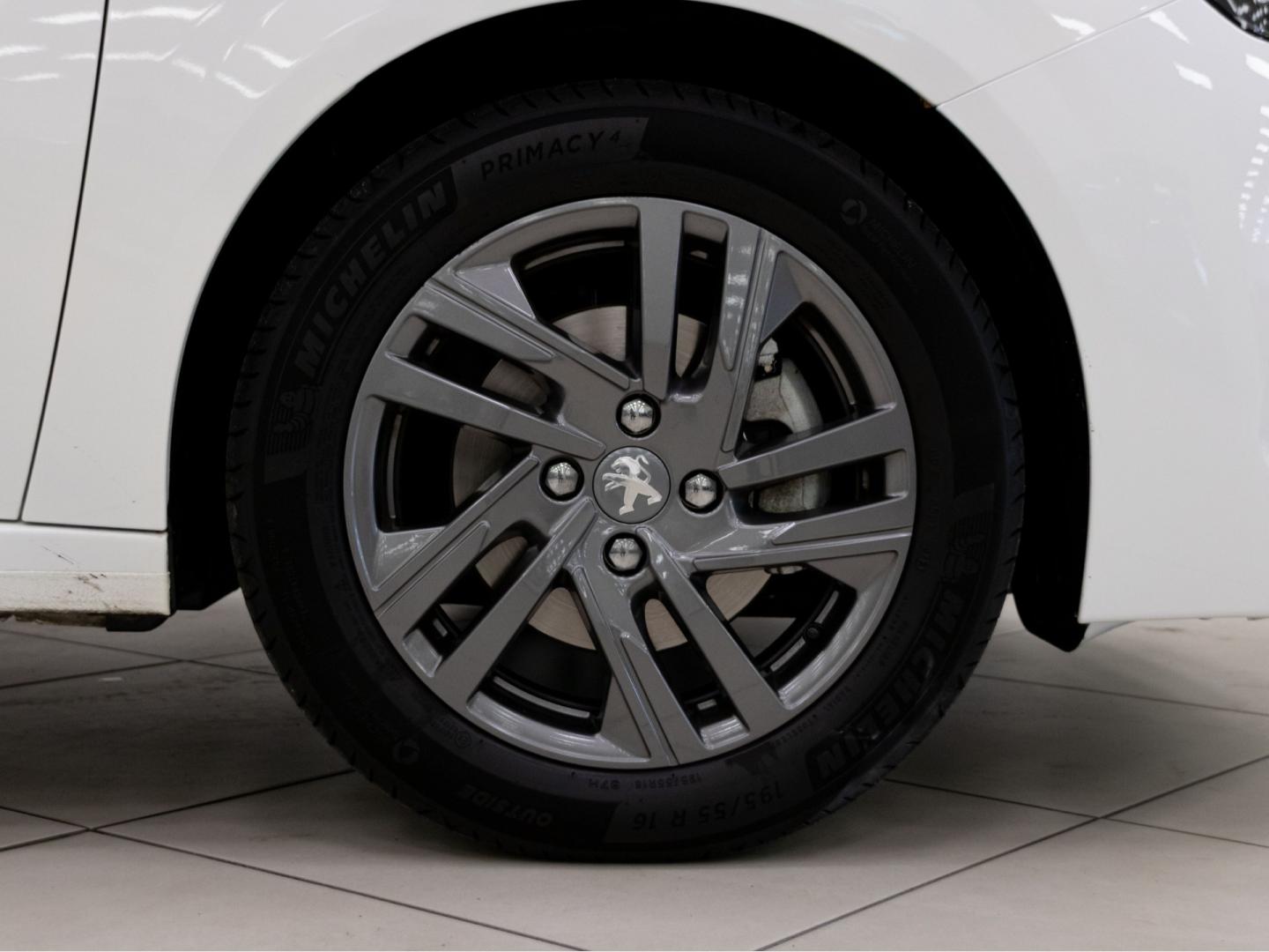Peugeot 208 BlueHDi 73kW (100CV) Active Pack