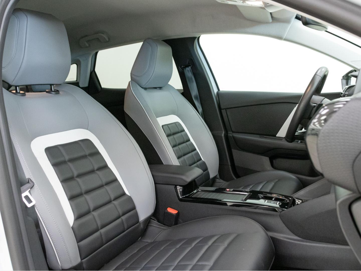 Citroen C4 Hybrid 145 ë-DCS6 Max