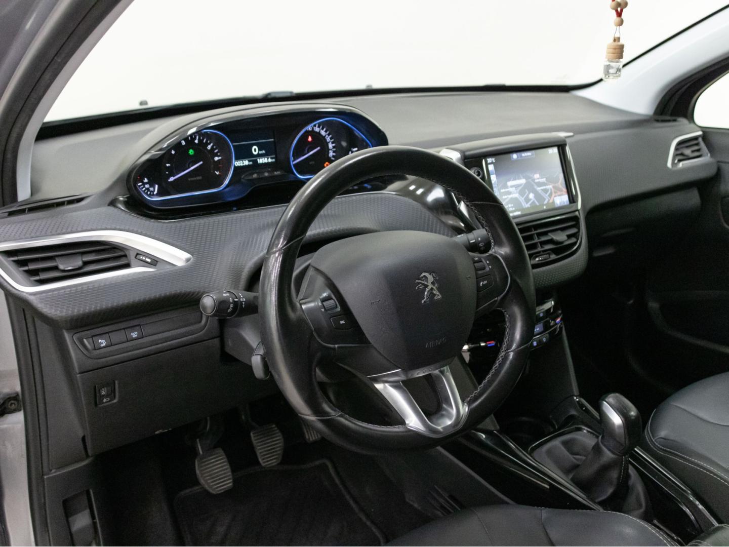 Peugeot 2008 Allure 1.6 BlueHDi 120