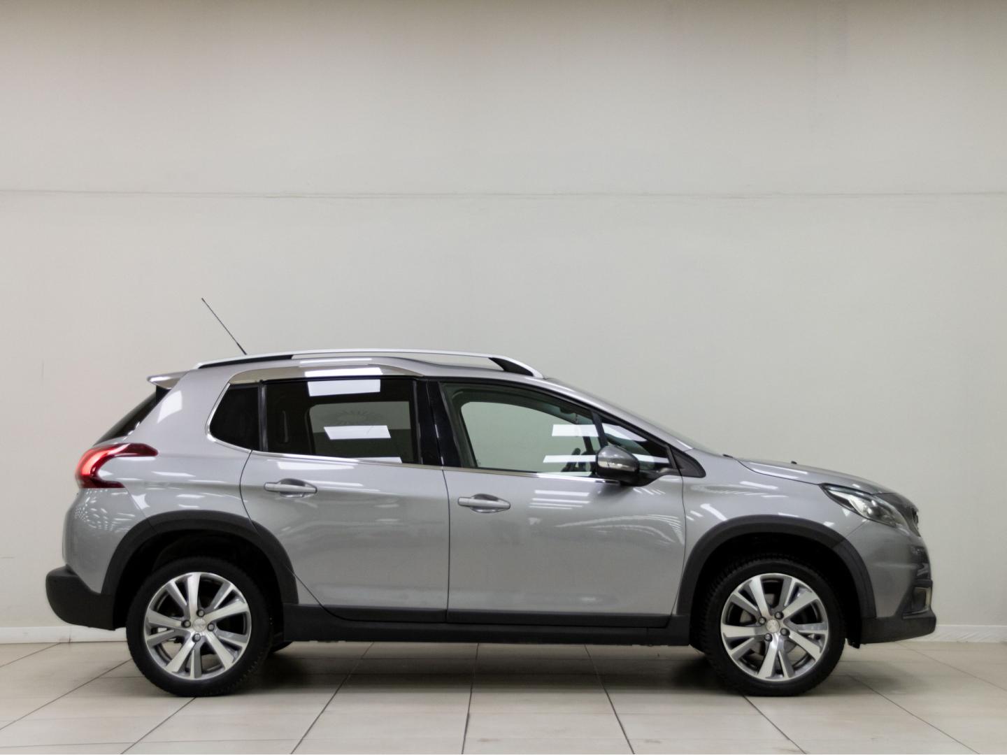 Peugeot 2008 Allure 1.6 BlueHDi 120