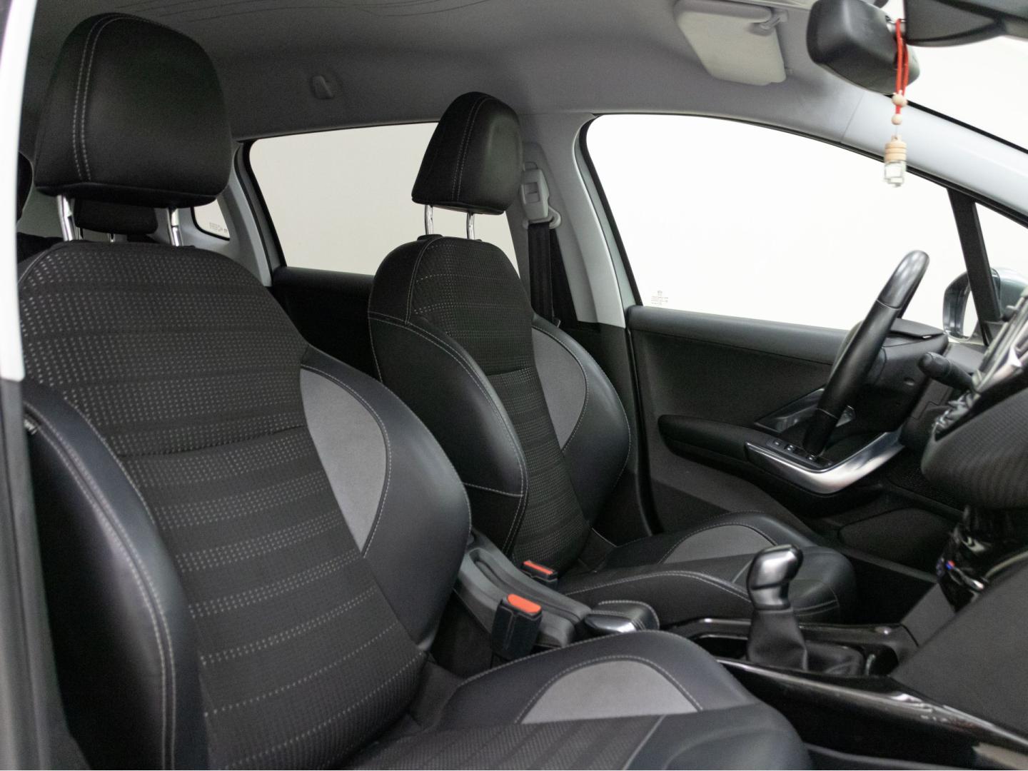 Peugeot 2008 Allure 1.6 BlueHDi 120