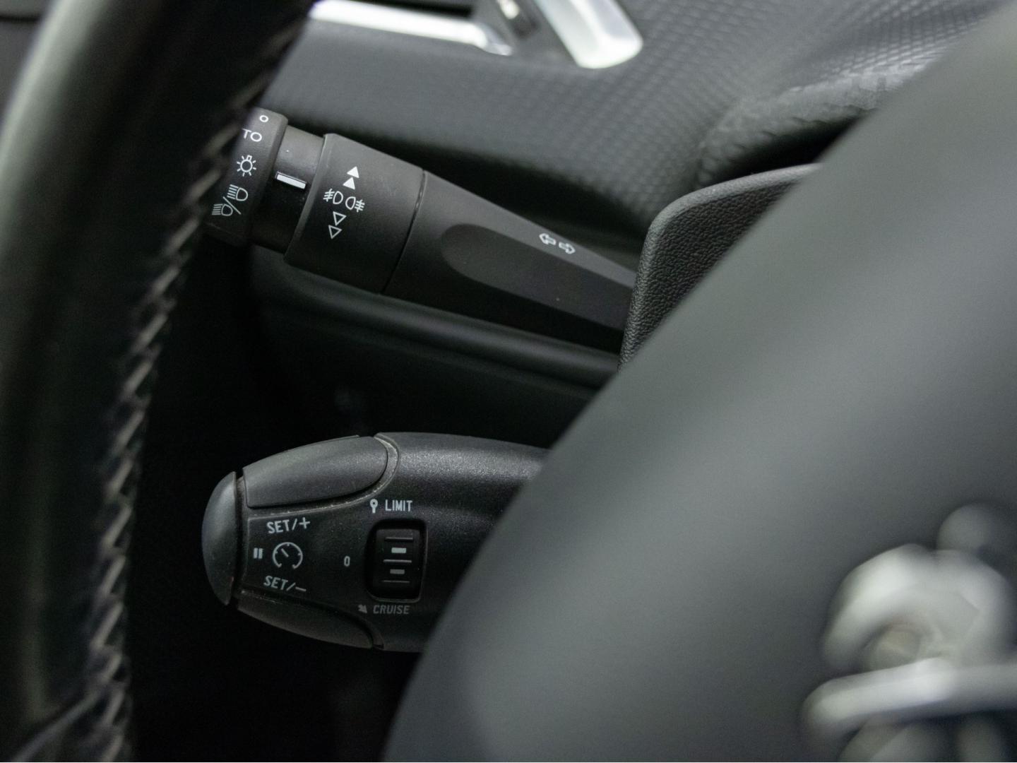 Peugeot 2008 Allure 1.6 BlueHDi 120
