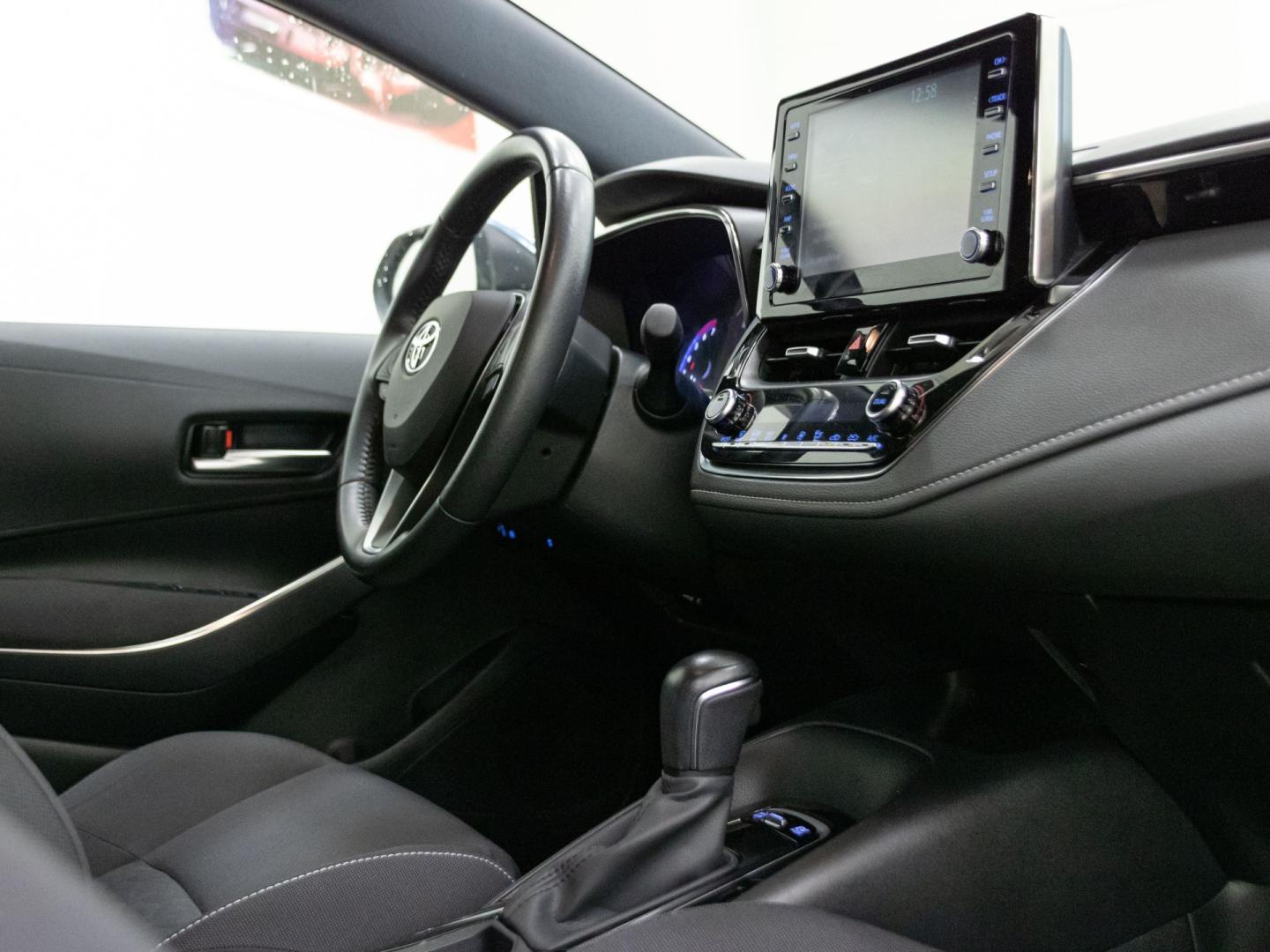 Toyota Corolla 1.8 125H BUSINESS E-CVT