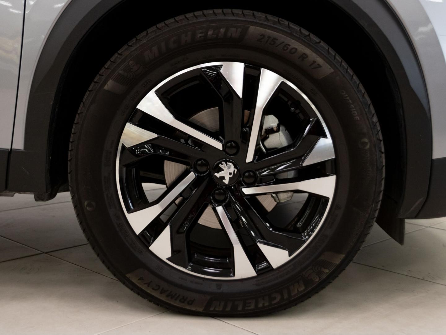 Peugeot 2008 Allure Pack Puretech 100 S&S BVM6