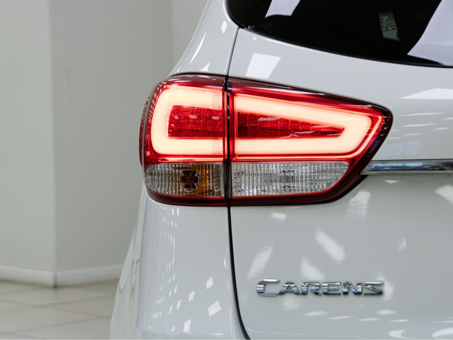 Kia Carens 1.6 GDi UEFA Euro2016 Eco-Dynamics