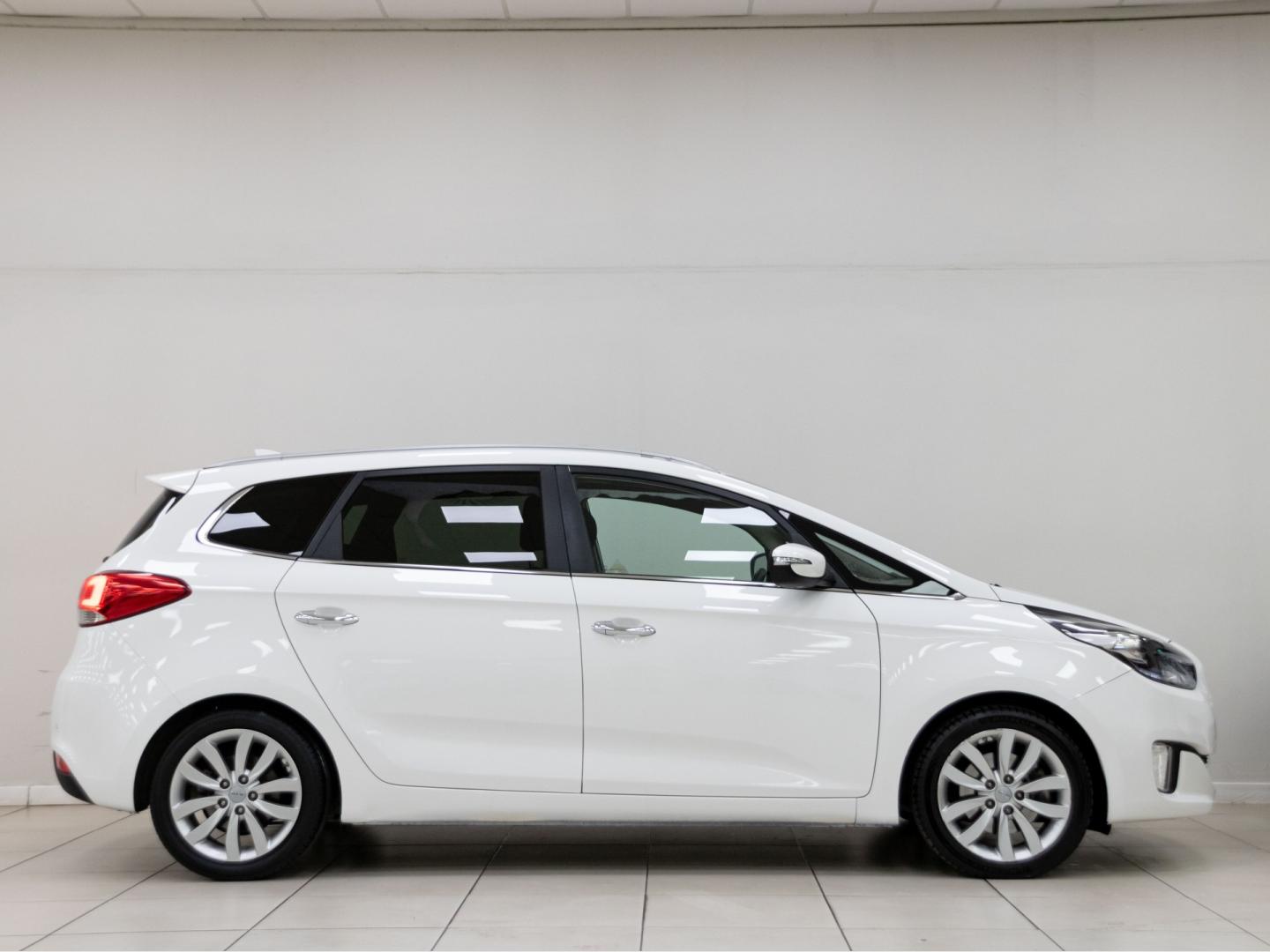 Kia Carens 1.6 GDi UEFA Euro2016 Eco-Dynamics