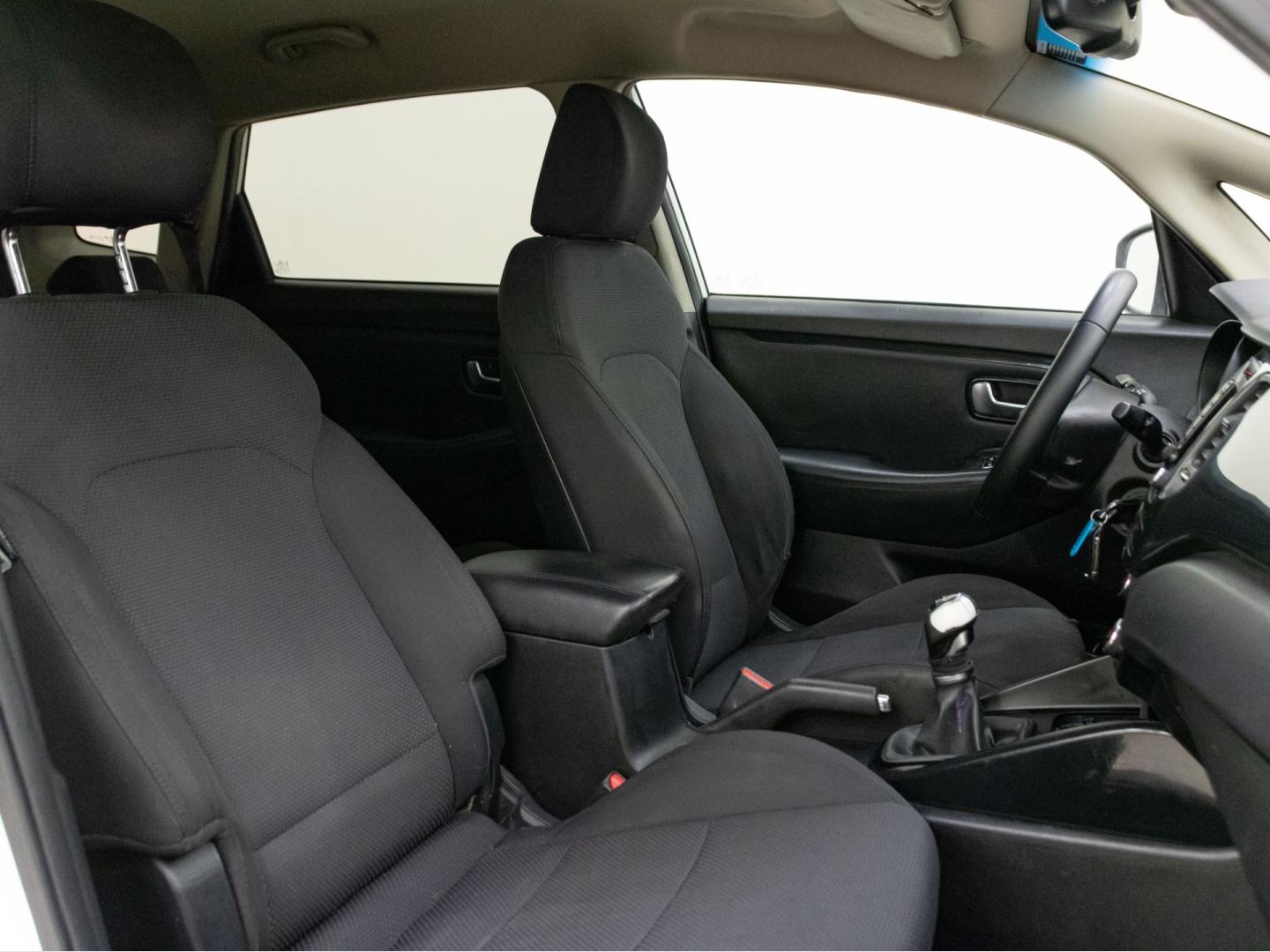 Kia Carens 1.6 GDi UEFA Euro2016 Eco-Dynamics