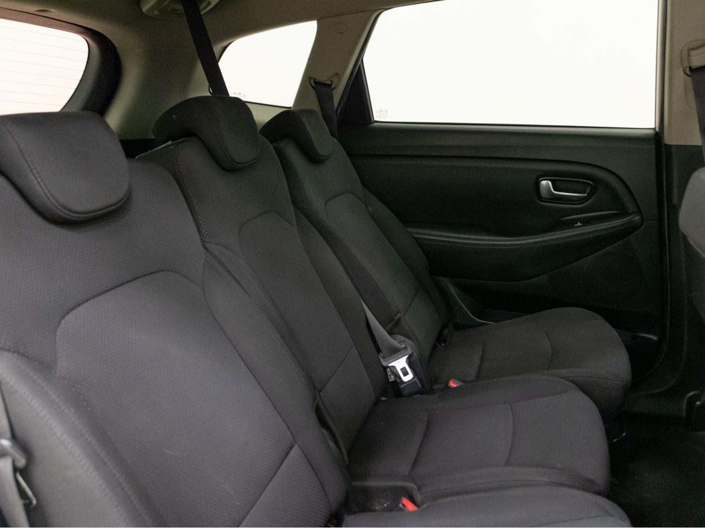 Kia Carens 1.6 GDi UEFA Euro2016 Eco-Dynamics