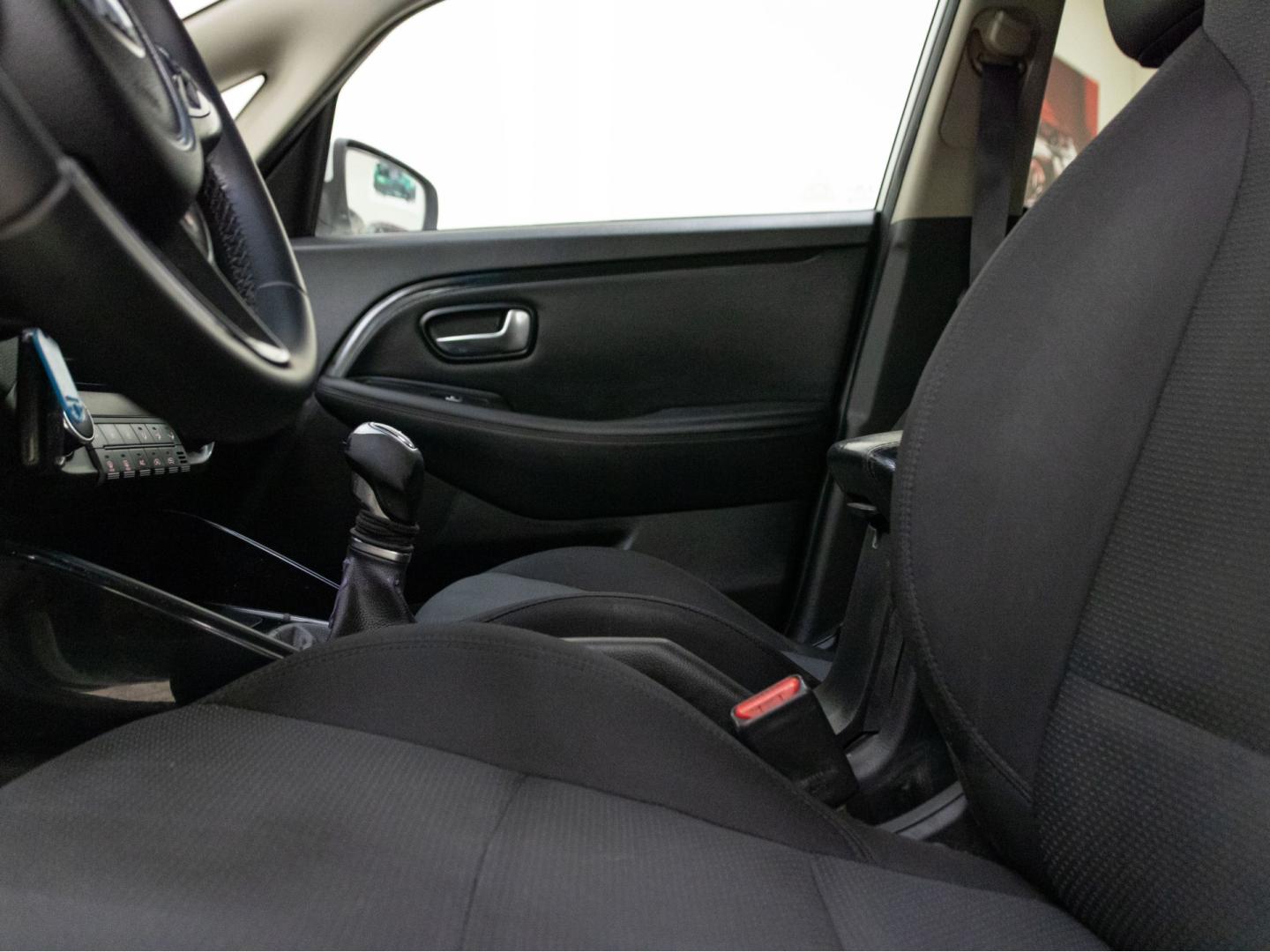 Kia Carens 1.6 GDi UEFA Euro2016 Eco-Dynamics