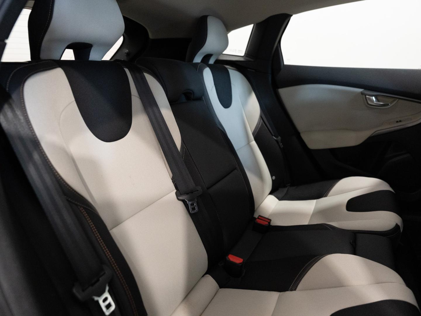 Volvo V40 Cross Country 2.0 T3 Cross Country
